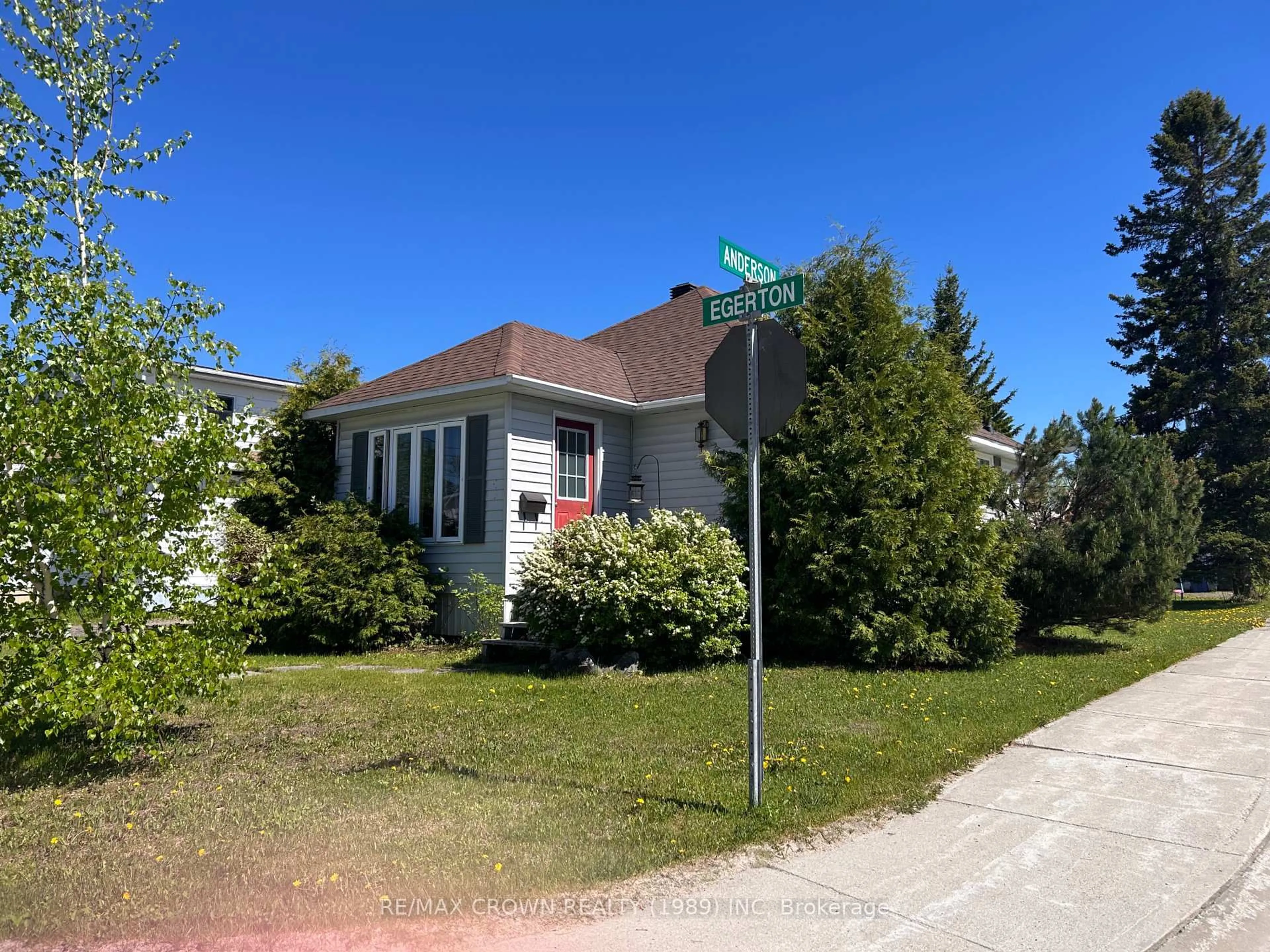 Unknown for 42 Egerton St, Kapuskasing Ontario P5N 1J4