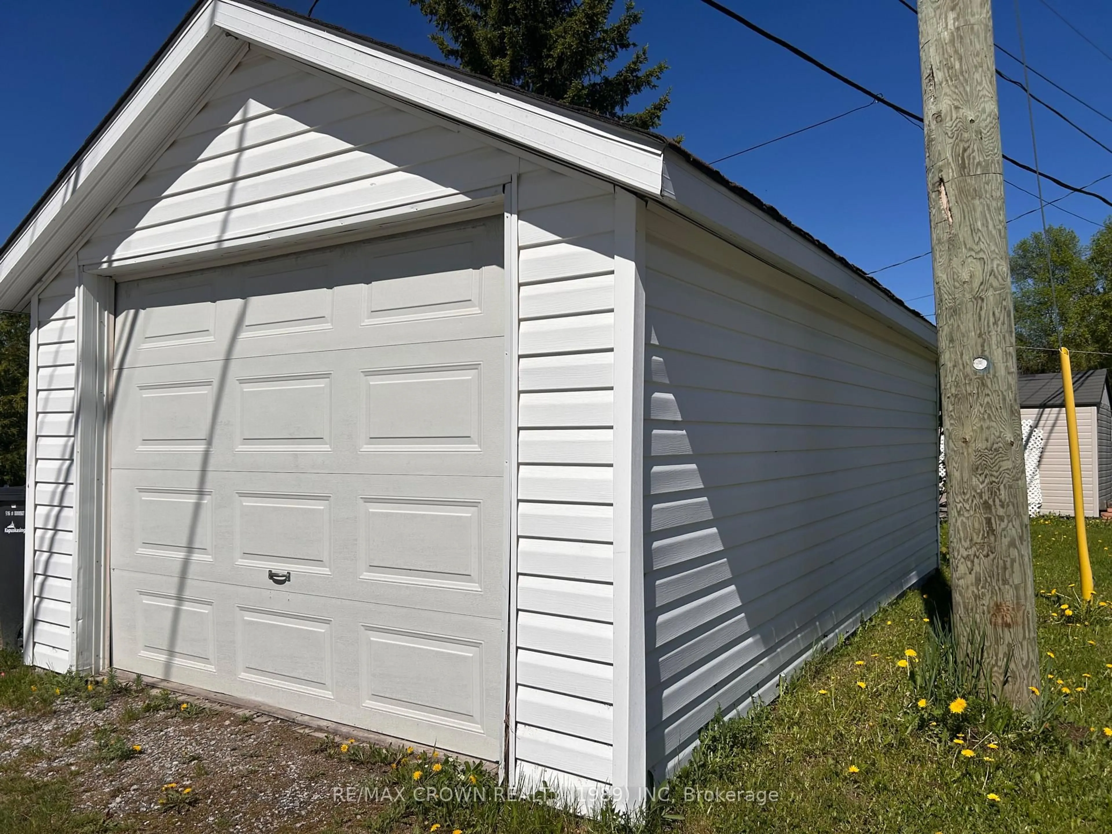 Shed for 42 Egerton St, Kapuskasing Ontario P5N 1J4
