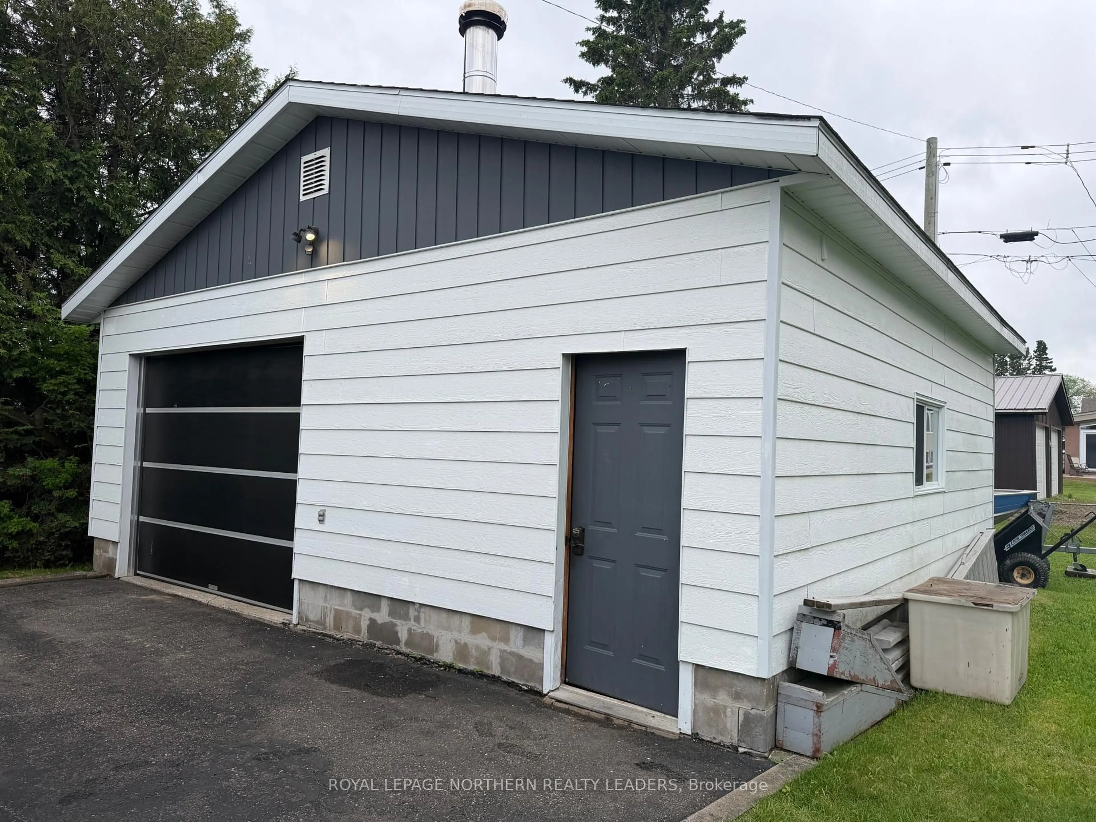 Unknown for 187 Seventeenth Ave, Cochrane Ontario P0L 1C0