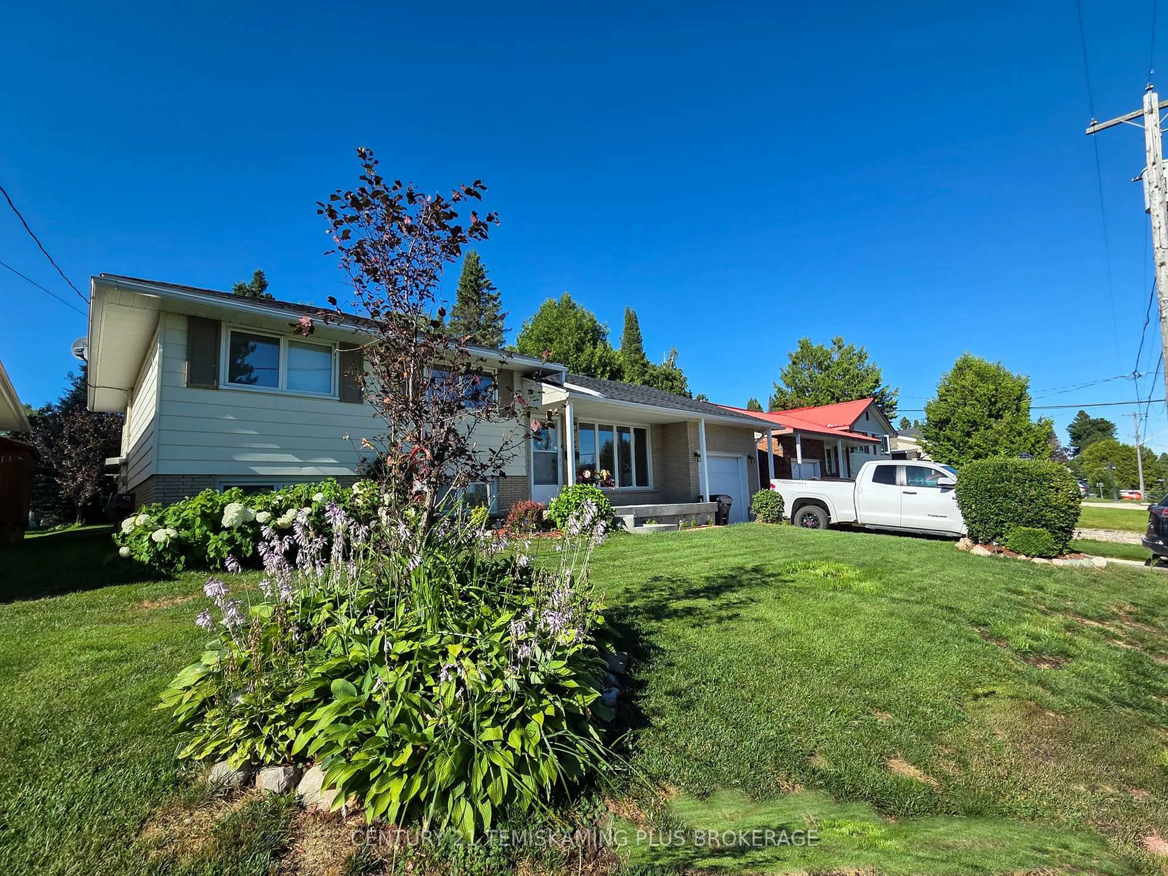 A pic from outside/outdoor area/front of a property/back of a property/a pic from drone, street for 22 Harding Ave, Kirkland Lake Ontario P2N 1B5