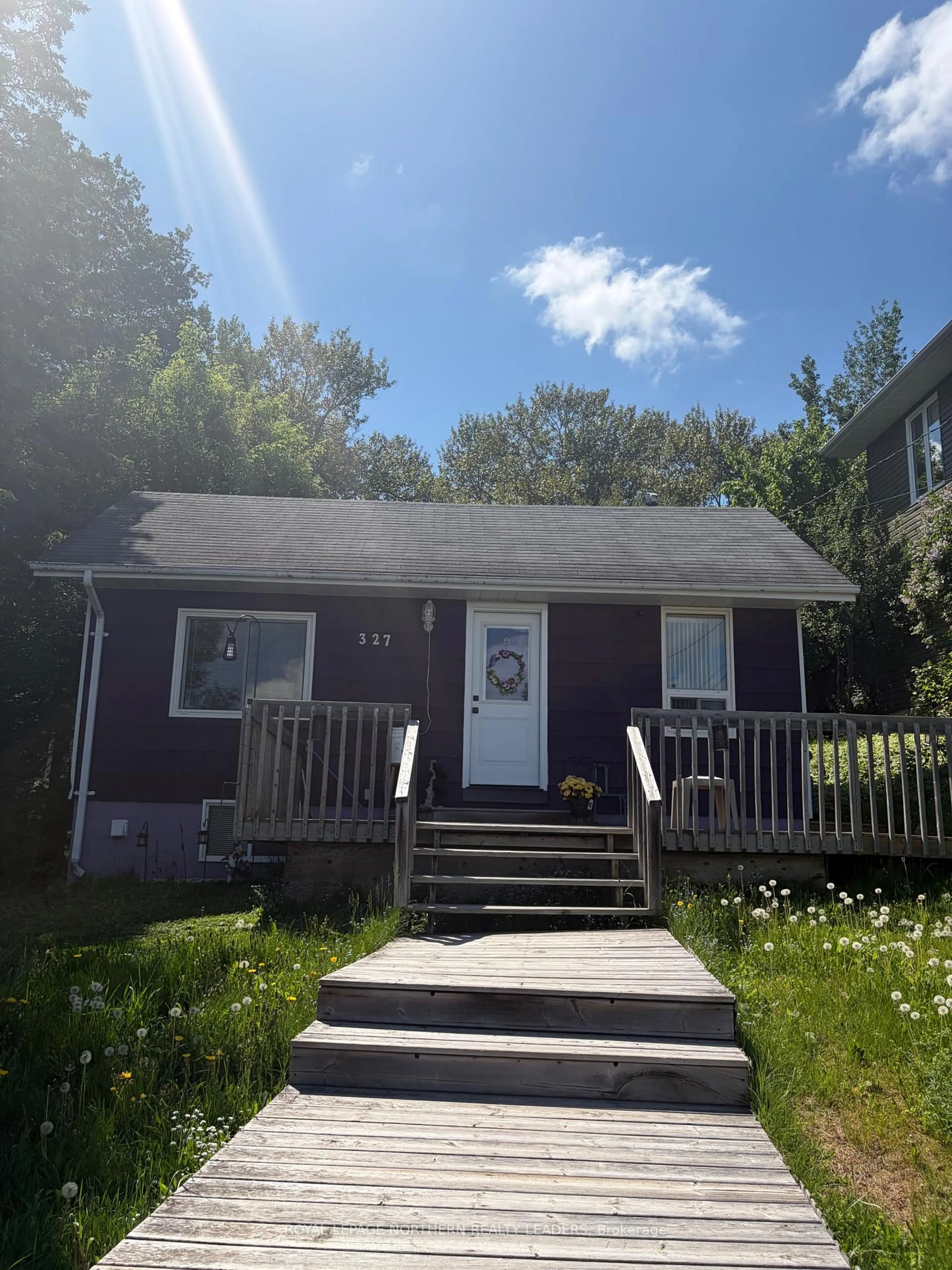 Home with vinyl exterior material, street for 327 Belleview St, Timmins Ontario P4N 5B3