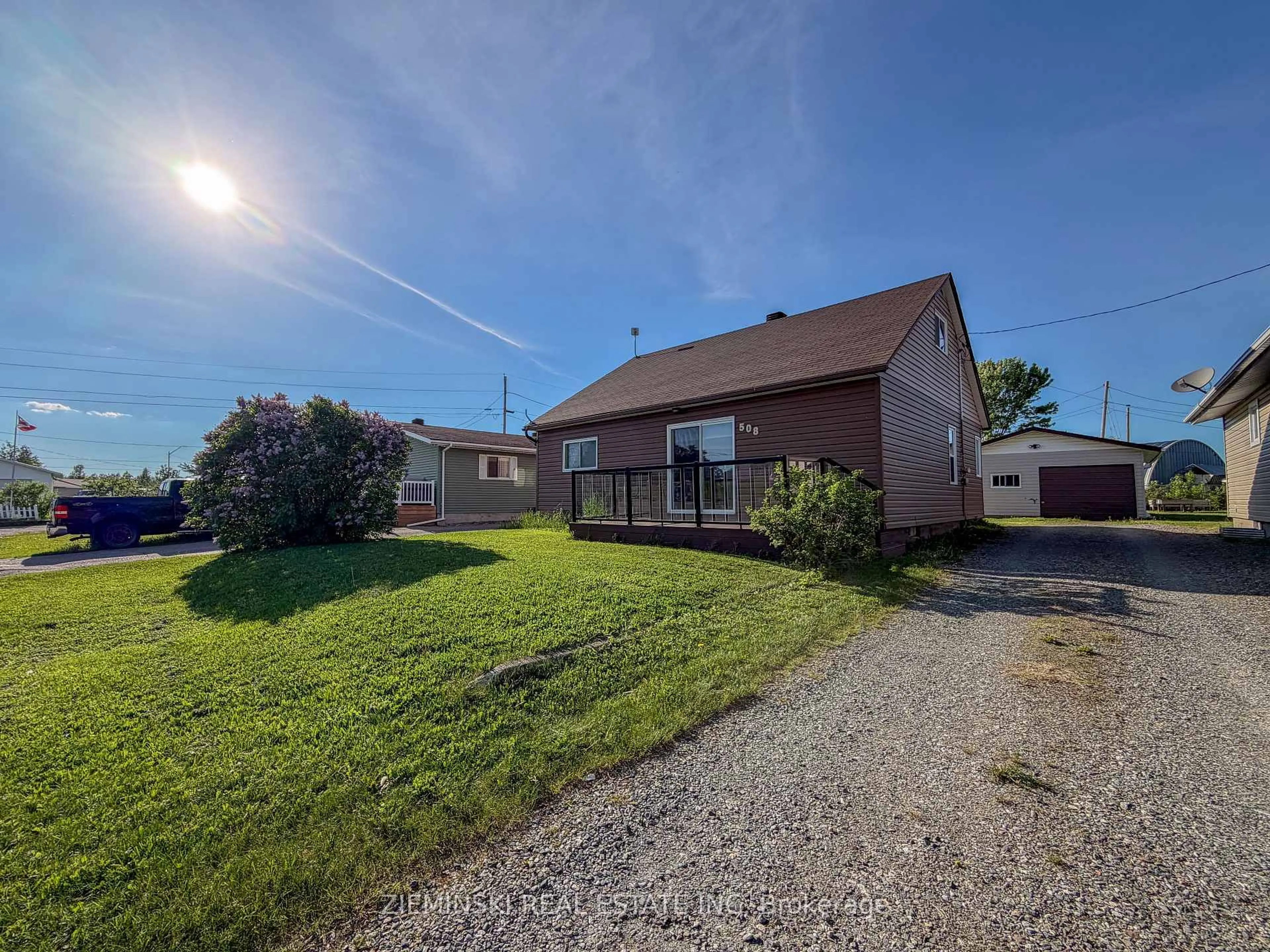 A pic from outside/outdoor area/front of a property/back of a property/a pic from drone, street for 508 Marion St, Iroquois Falls Ontario P0K 1G0