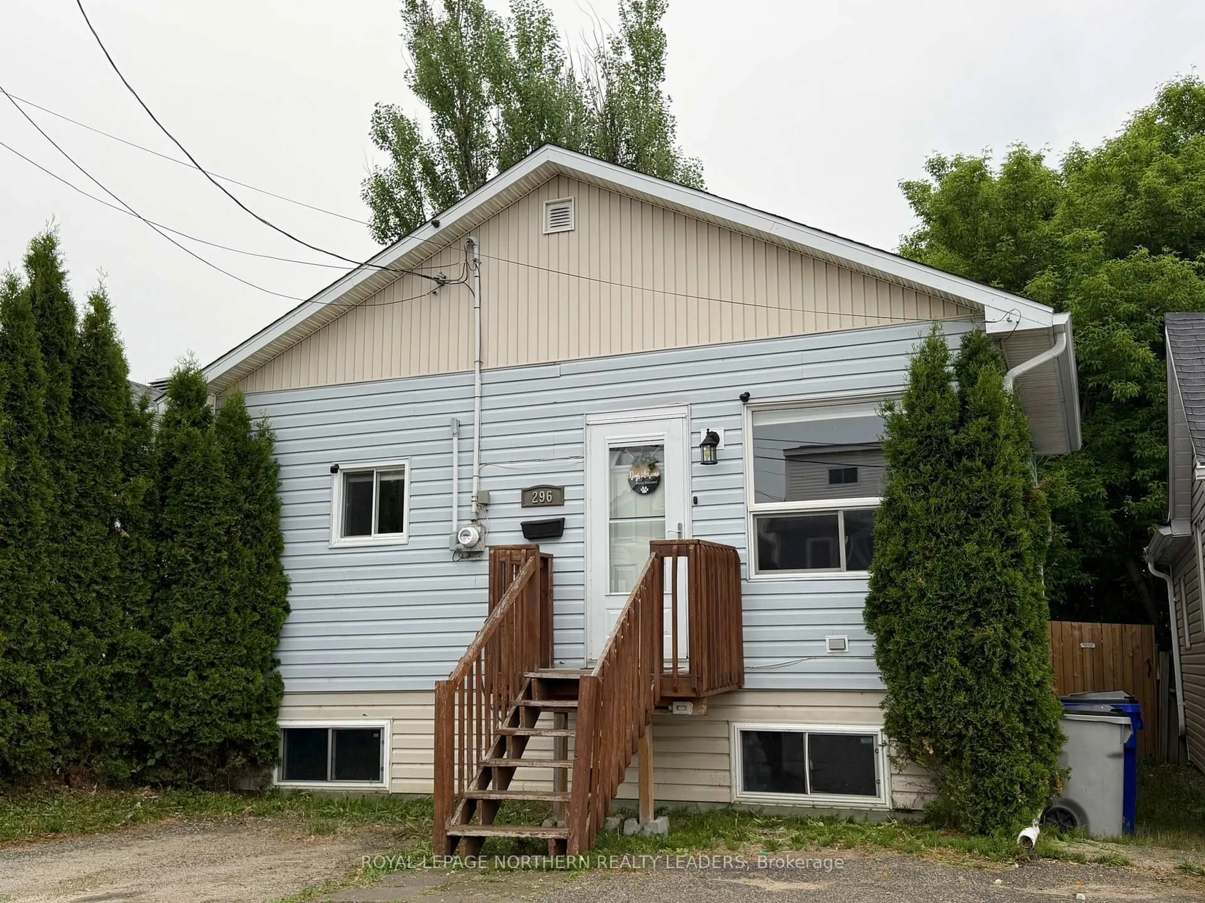 Home with vinyl exterior material, building for 296 Ann Ave, Timmins Ontario P4N 4T9
