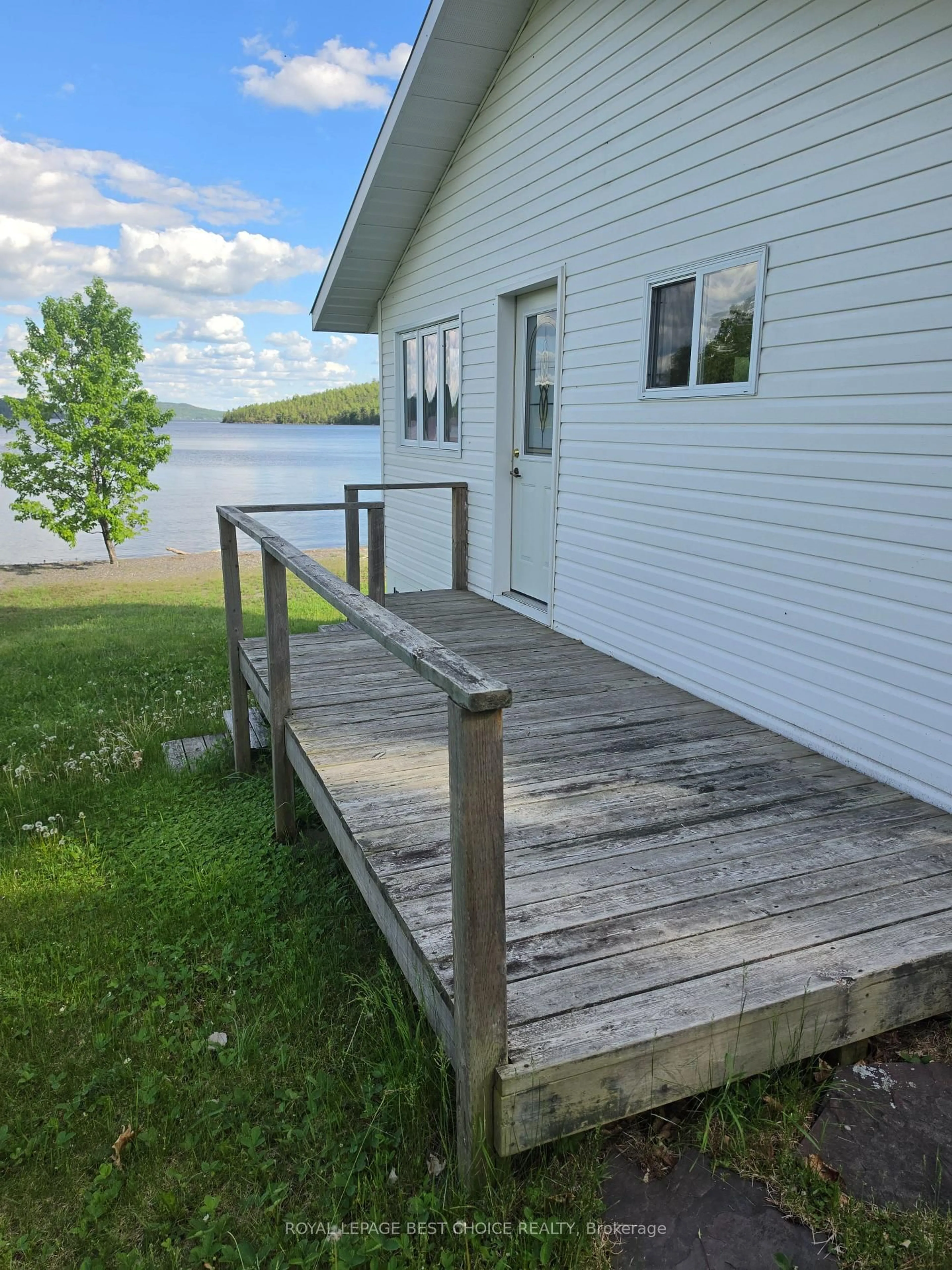 Patio, water/lake/river/ocean view for 581115 Old Mission Rd, Timiskaming Ontario P0J 1R0