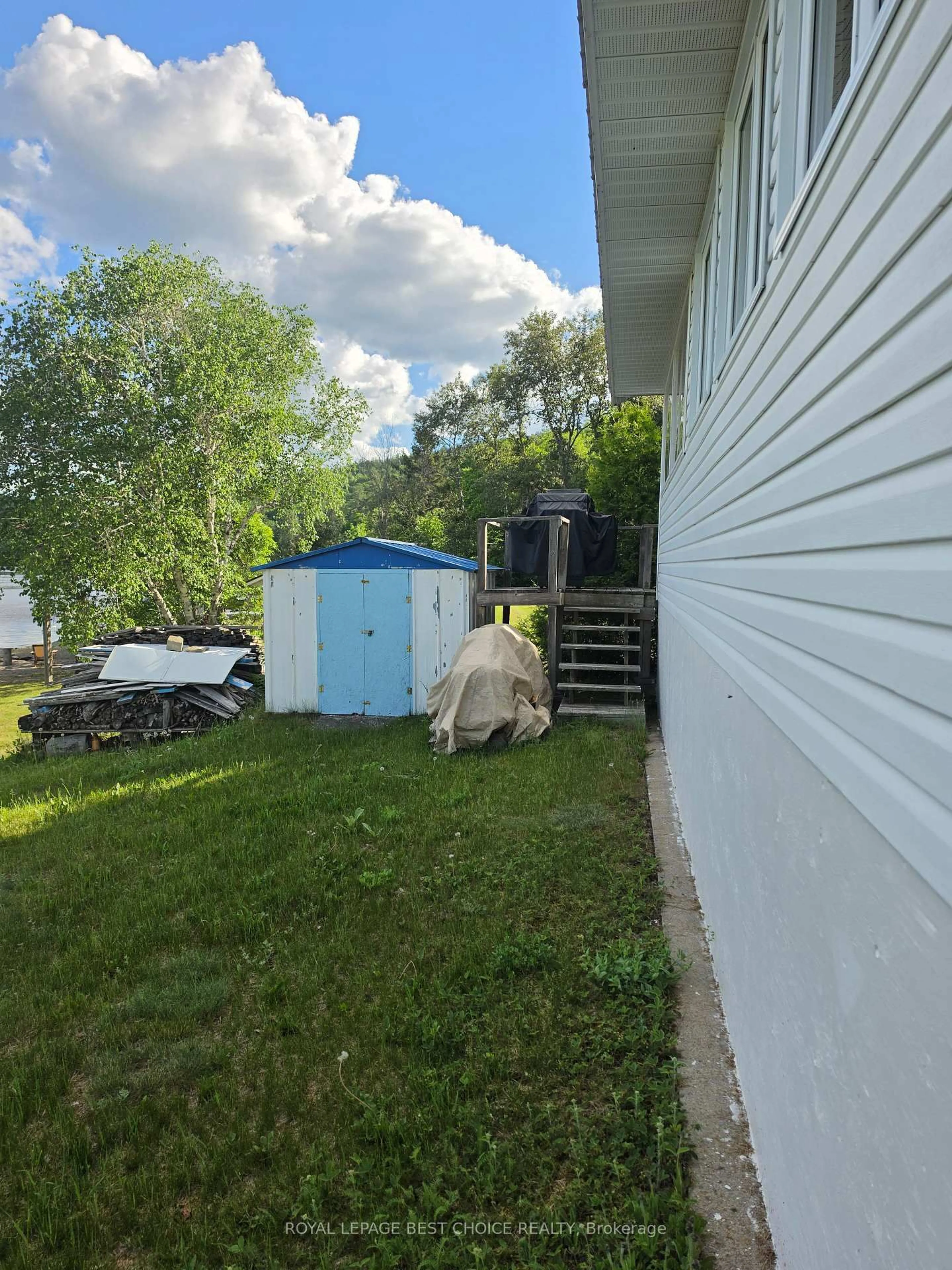 Shed for 581115 Old Mission Rd, Timiskaming Ontario P0J 1R0