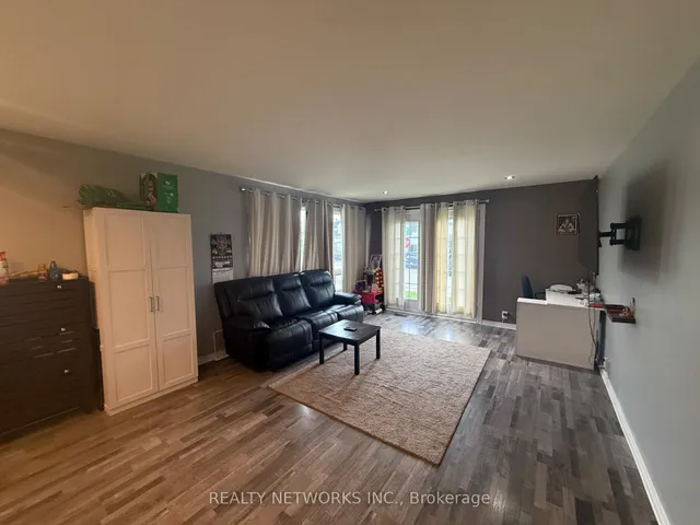 303 Poplar Ave, Timmins 4