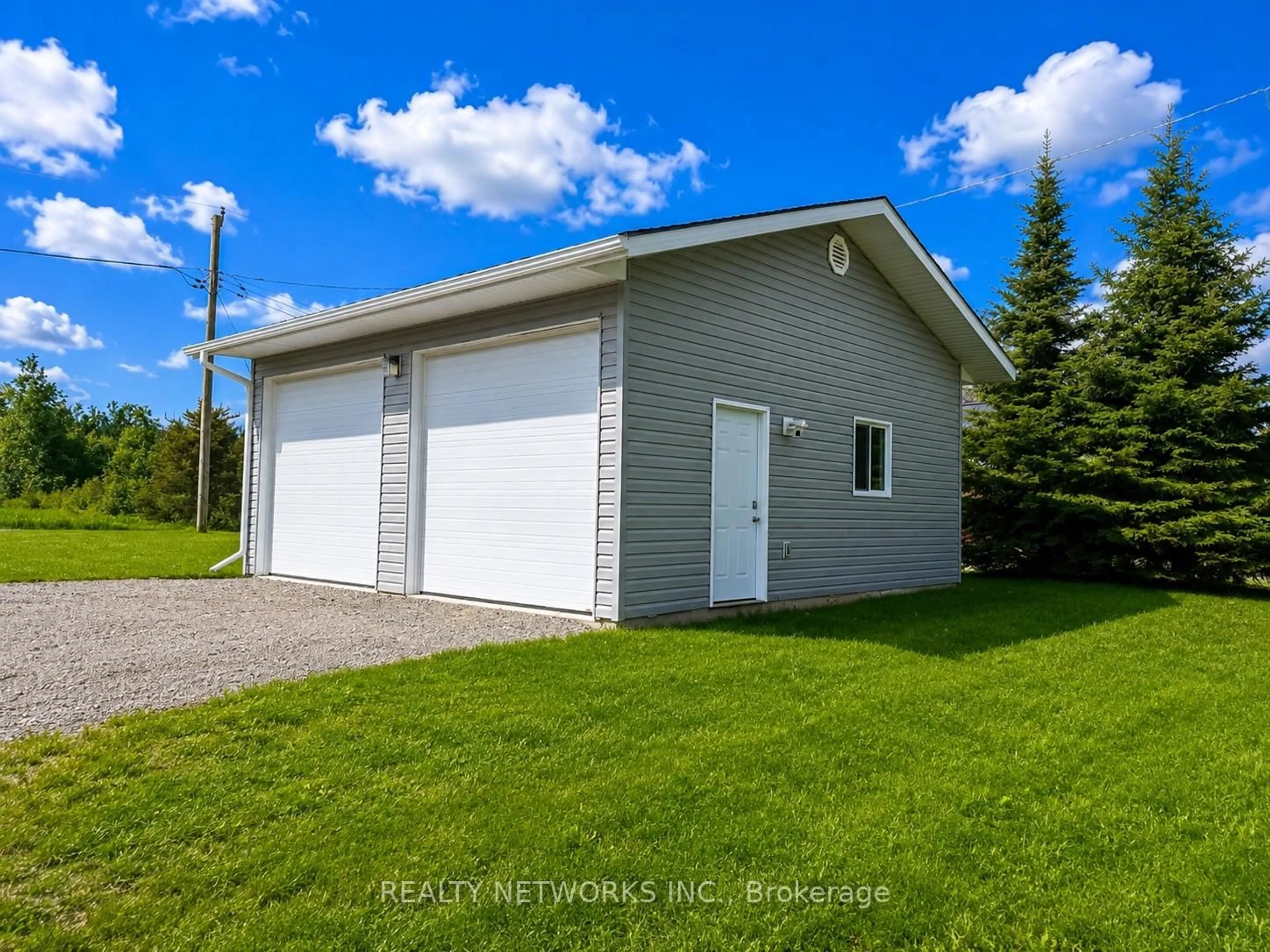 Indoor garage for 138 Anderson Dr, Timmins Ontario P0N 1A0