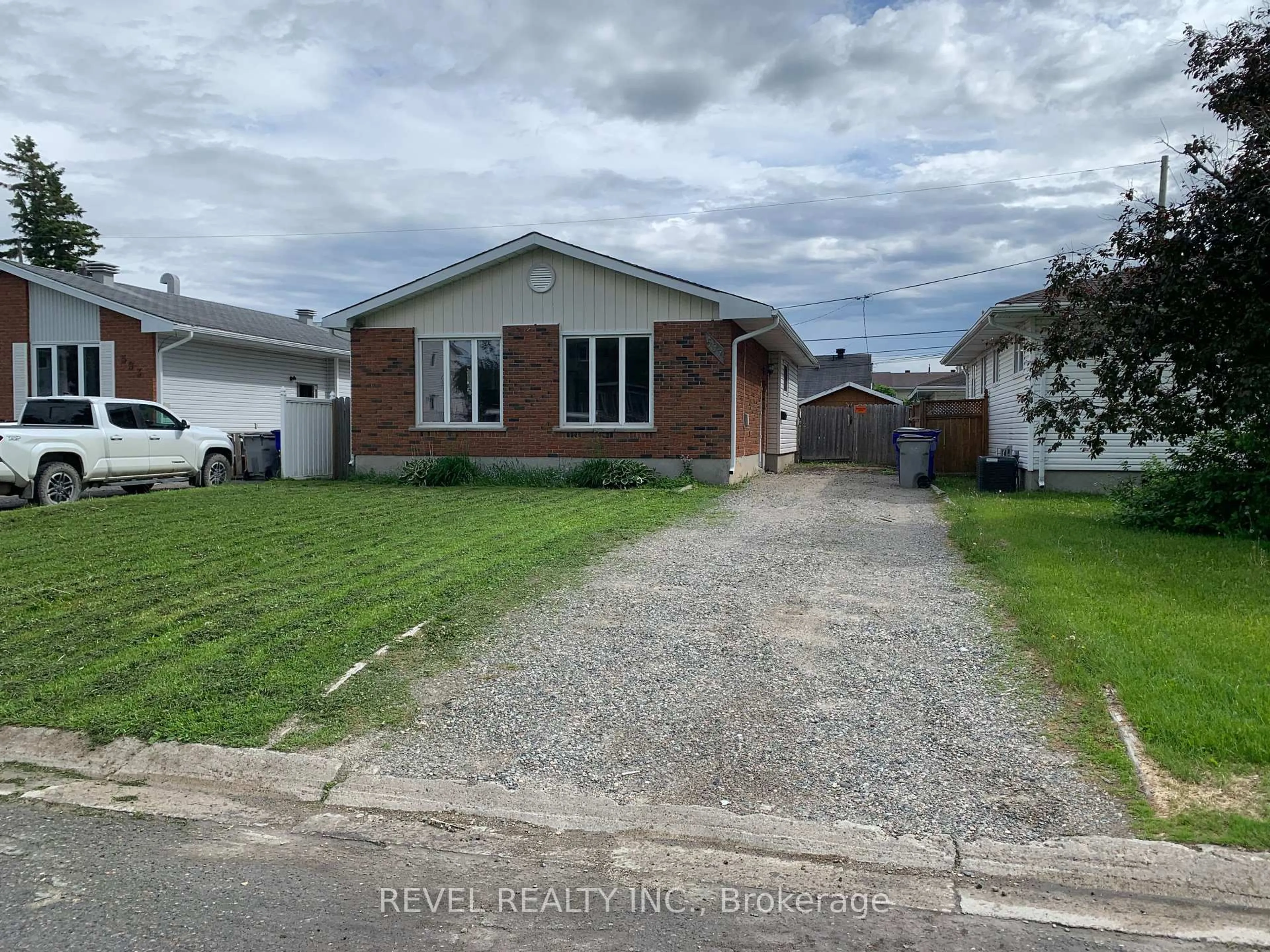 A pic from outside/outdoor area/front of a property/back of a property/a pic from drone, street for 597 Spooner Dr, Timmins Ontario P4N 4R6