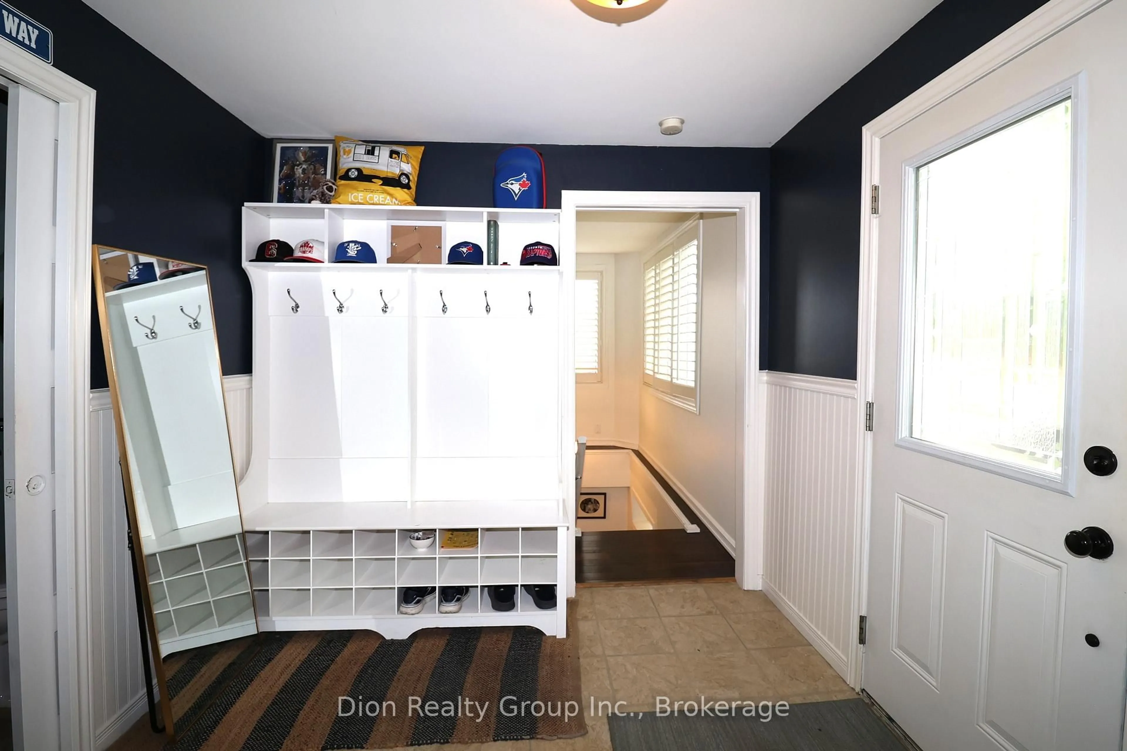 Indoor entryway for 105A Third St, Kirkland Lake Ontario P2N 1S7