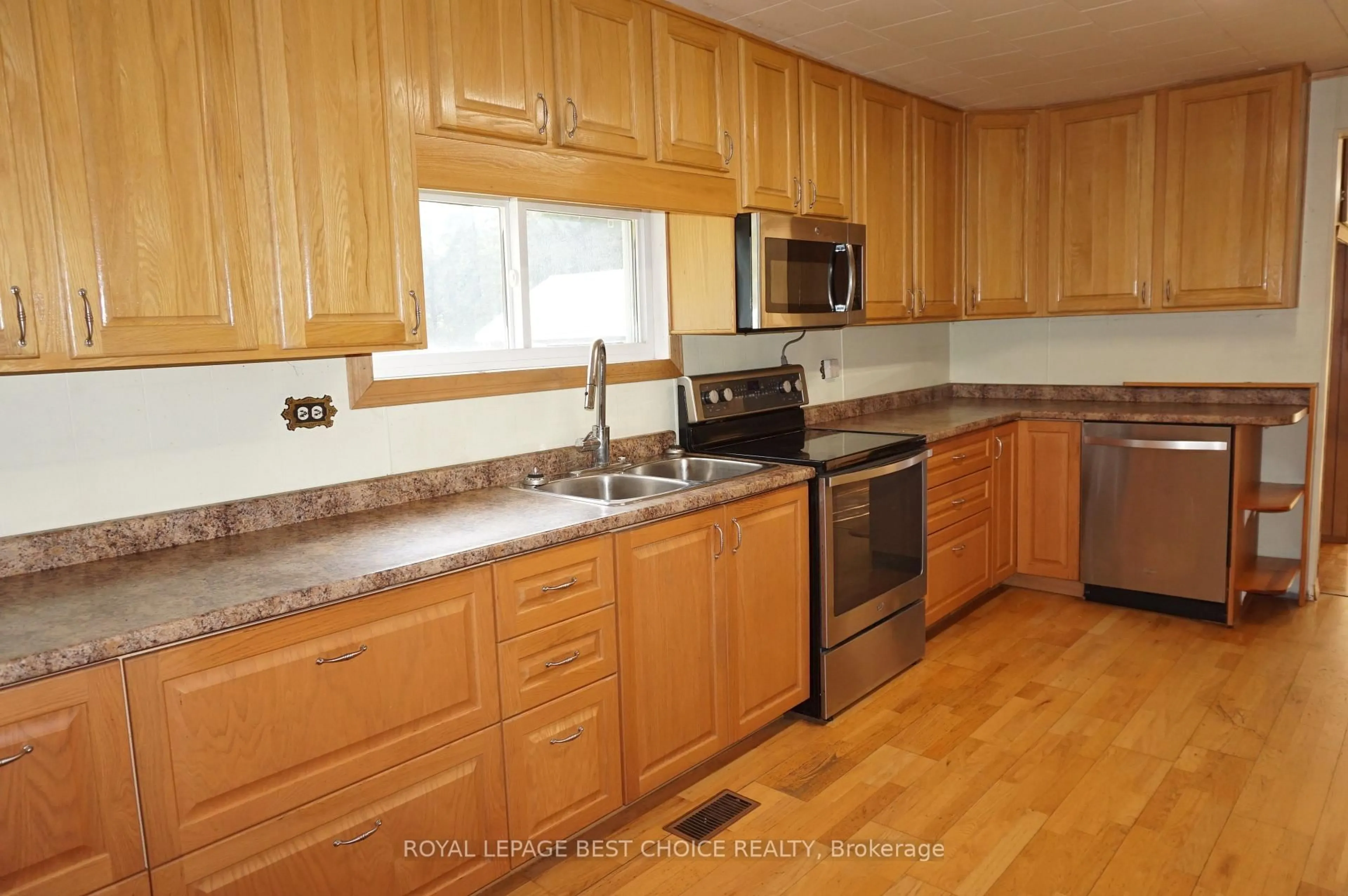 Standard kitchen, unknown for 918008-918012 Portage Bay Rd, Coleman Ontario P0J 1C0