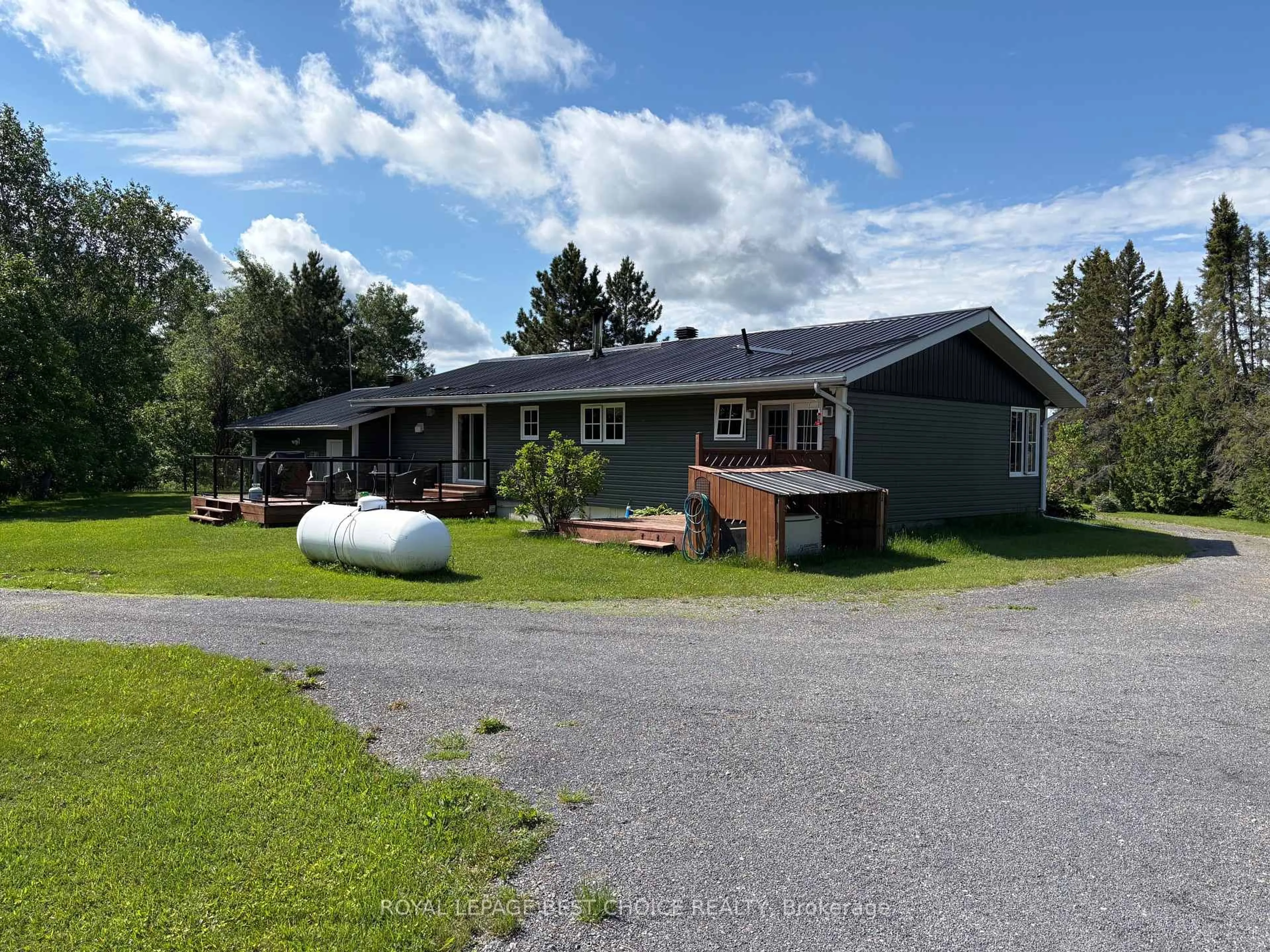 A pic from outside/outdoor area/front of a property/back of a property/a pic from drone, water/lake/river/ocean view for 585173 Mowat Landing Rd, Timiskaming Ontario P0J 1K0