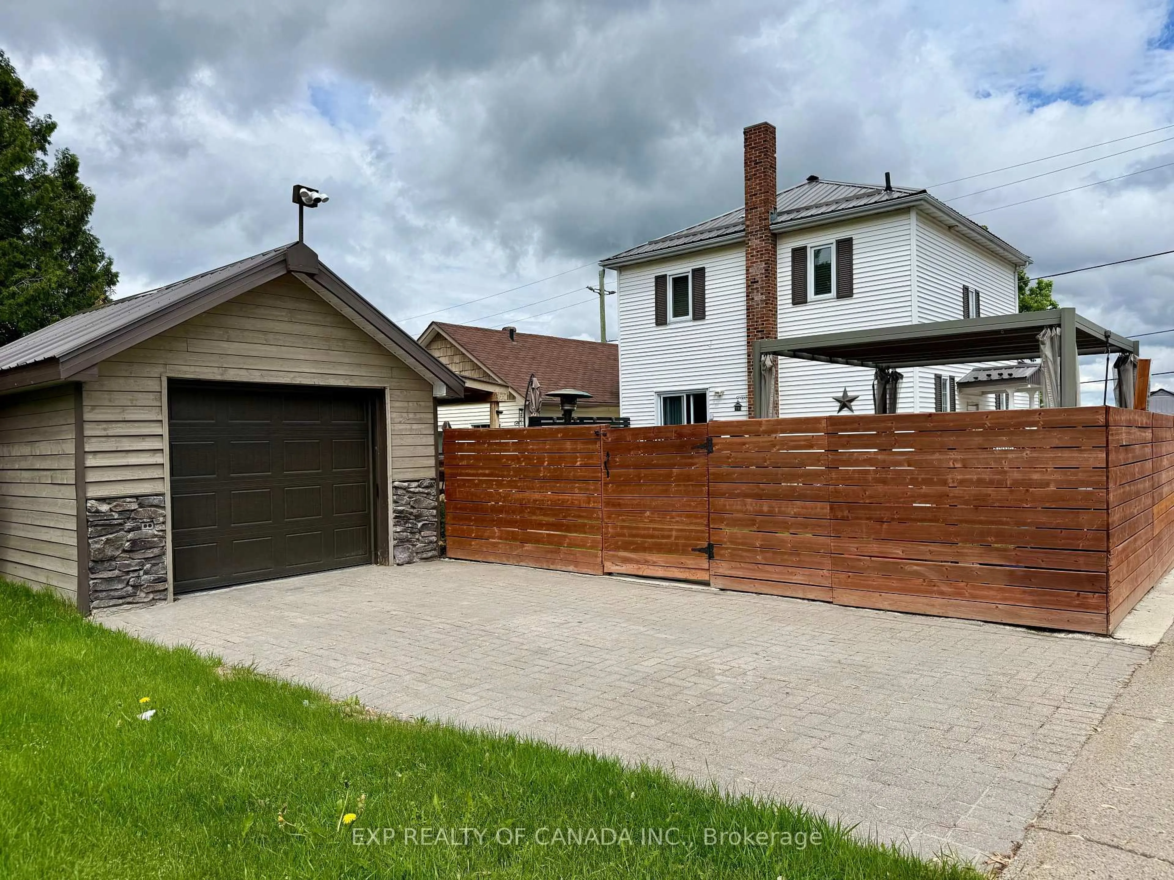 A pic from outside/outdoor area/front of a property/back of a property/a pic from drone, street for 389 Eighth Ave, Timmins Ontario P4N 5S6