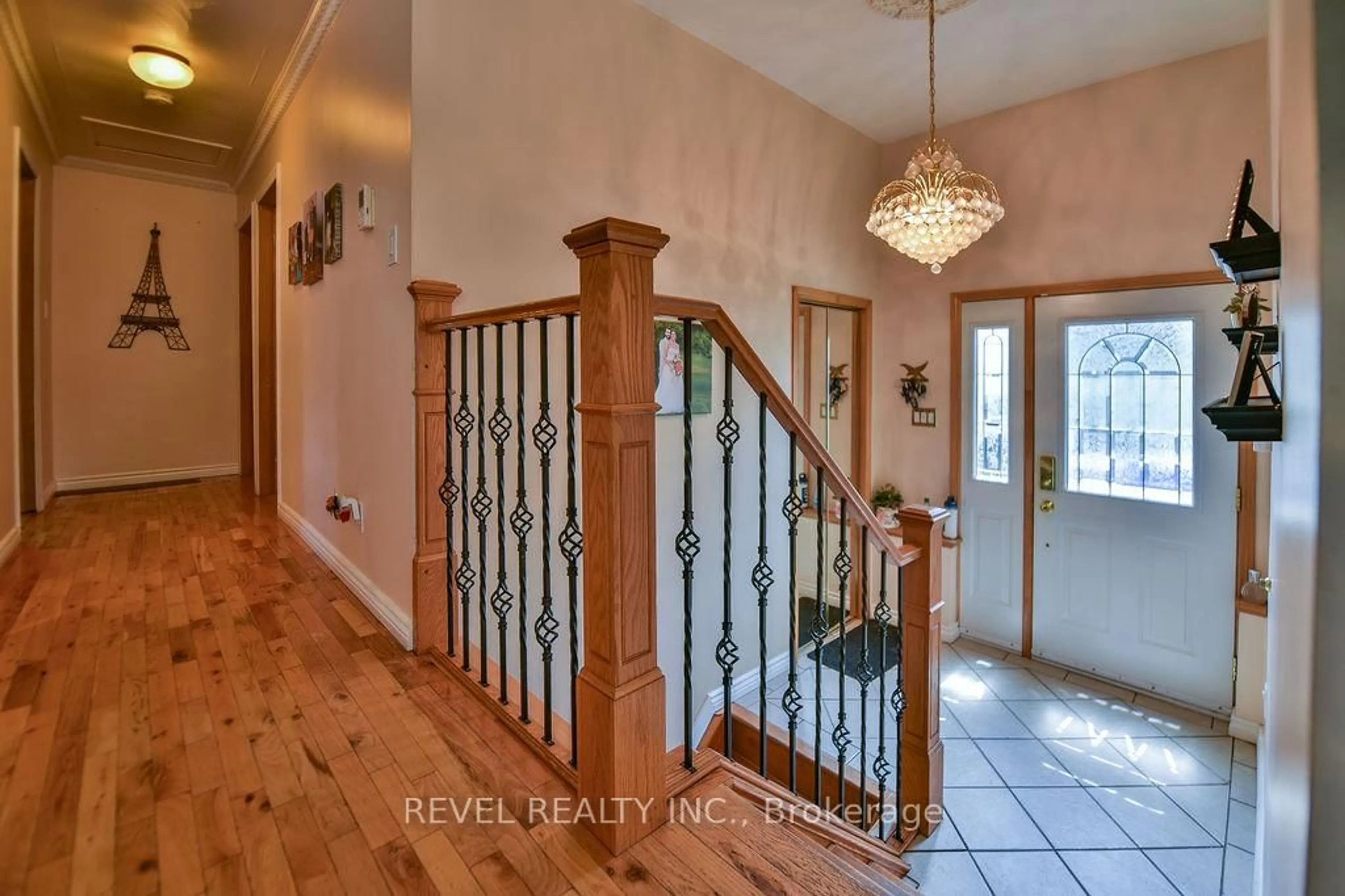 Indoor entryway for 284 Joseph St, Timmins Ontario P4N 7V6