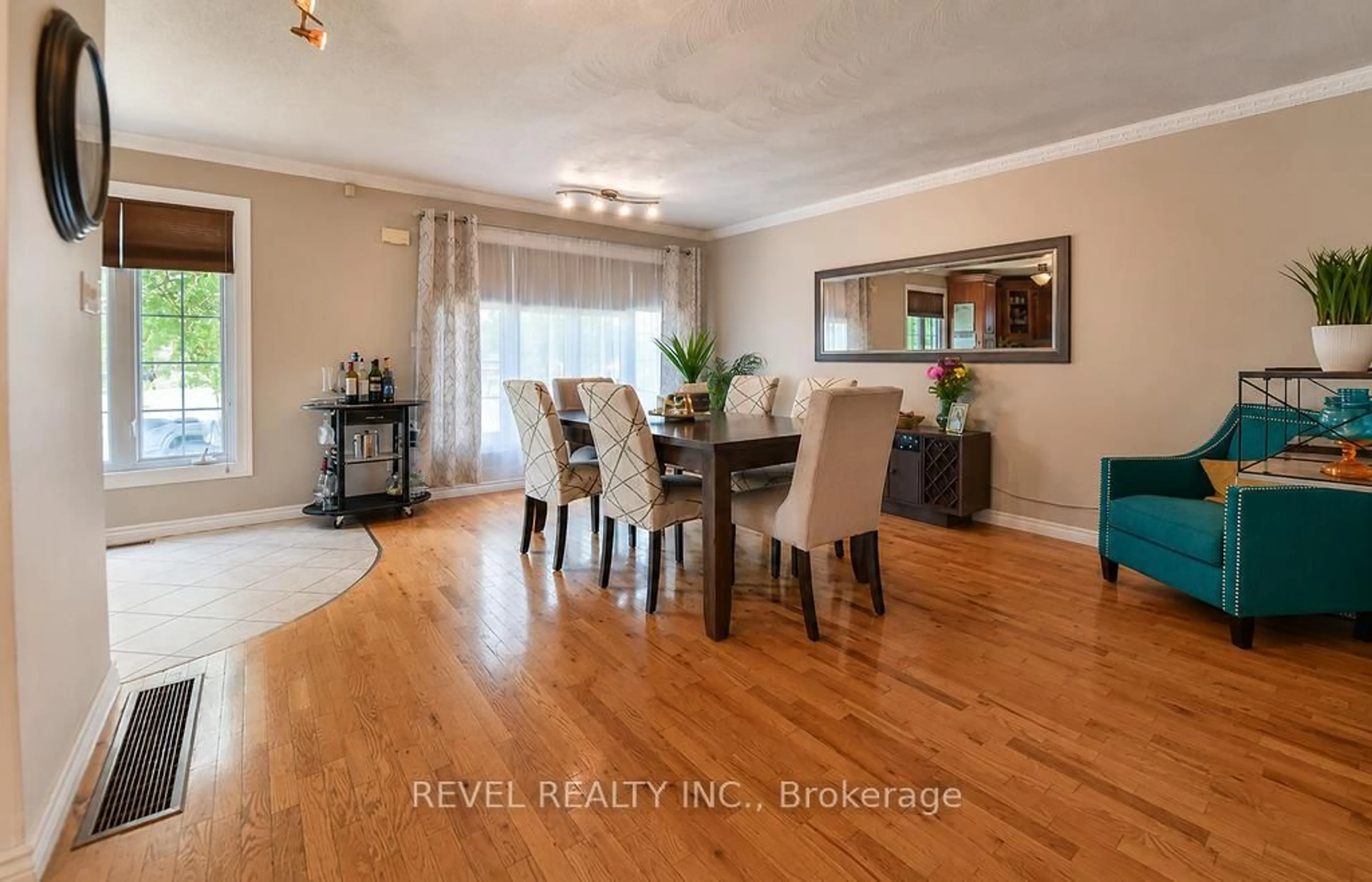 Dining room, wood/laminate floor for 284 Joseph St, Timmins Ontario P4N 7V6