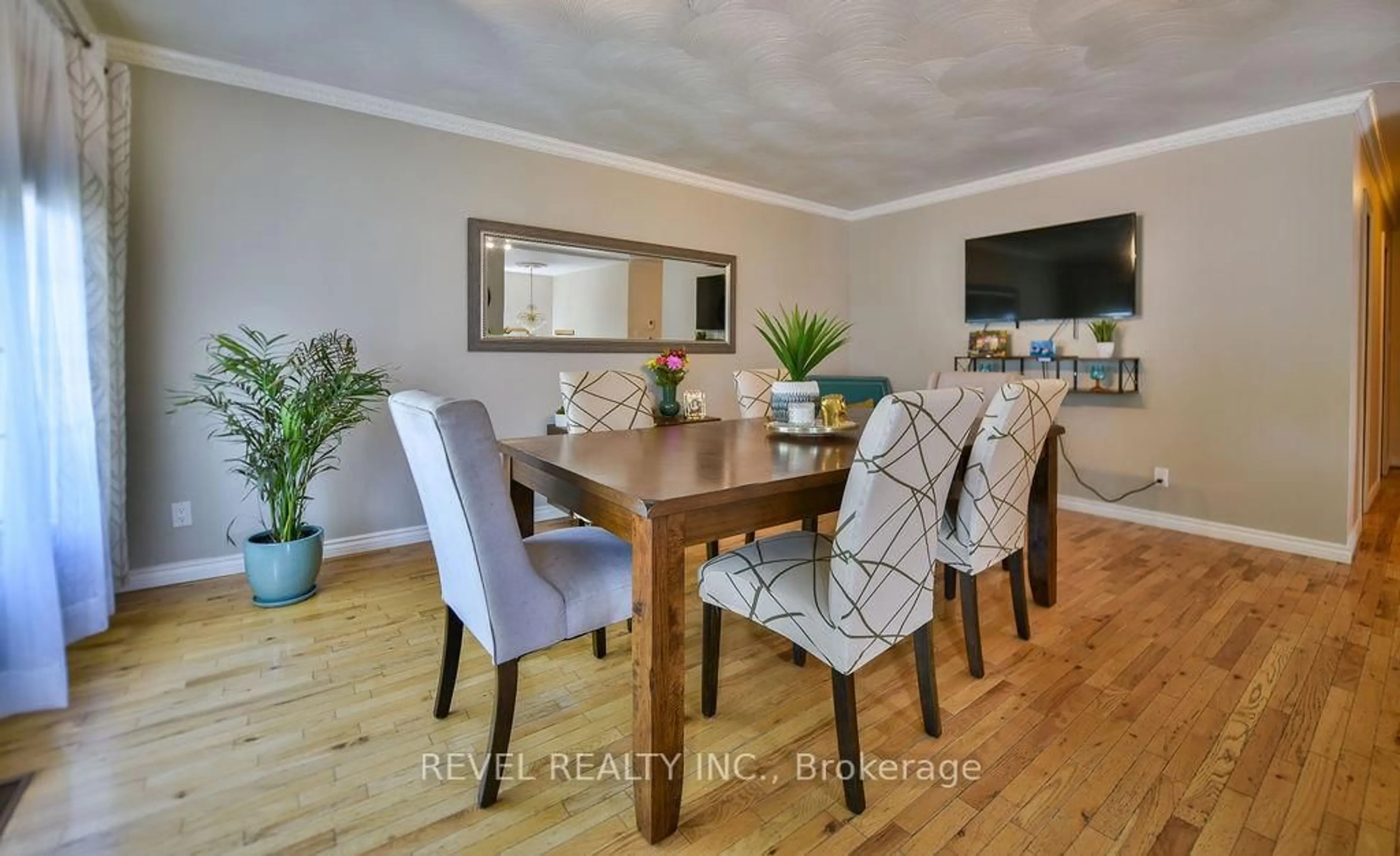 Dining room, wood/laminate floor for 284 Joseph St, Timmins Ontario P4N 7V6