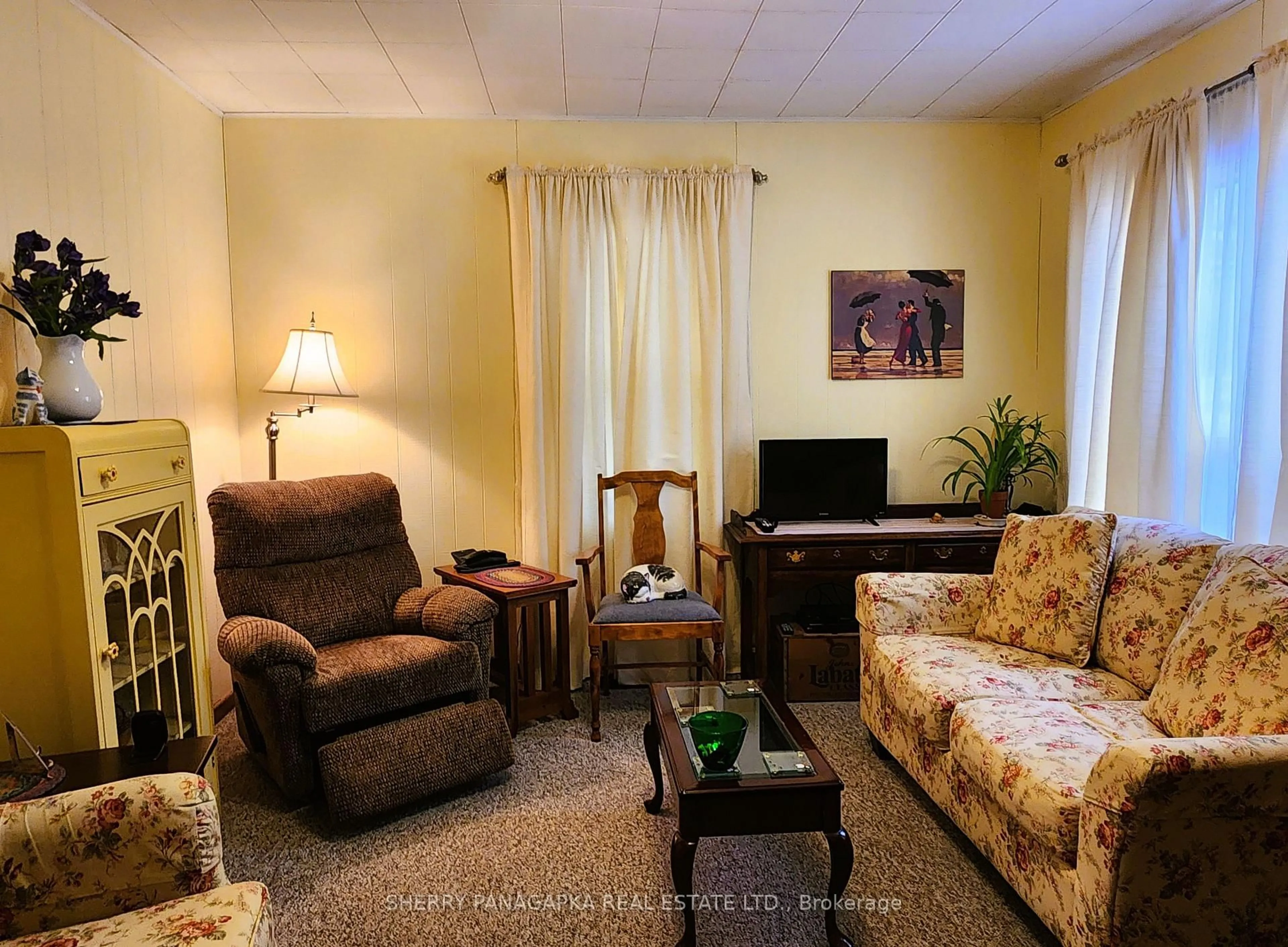 Living room with furniture, unknown for 661 Government Rd, Kirkland Lake Ontario P0K 1A0