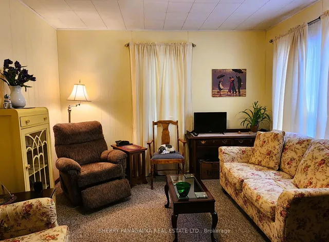 661 Government Rd, Kirkland Lake 5