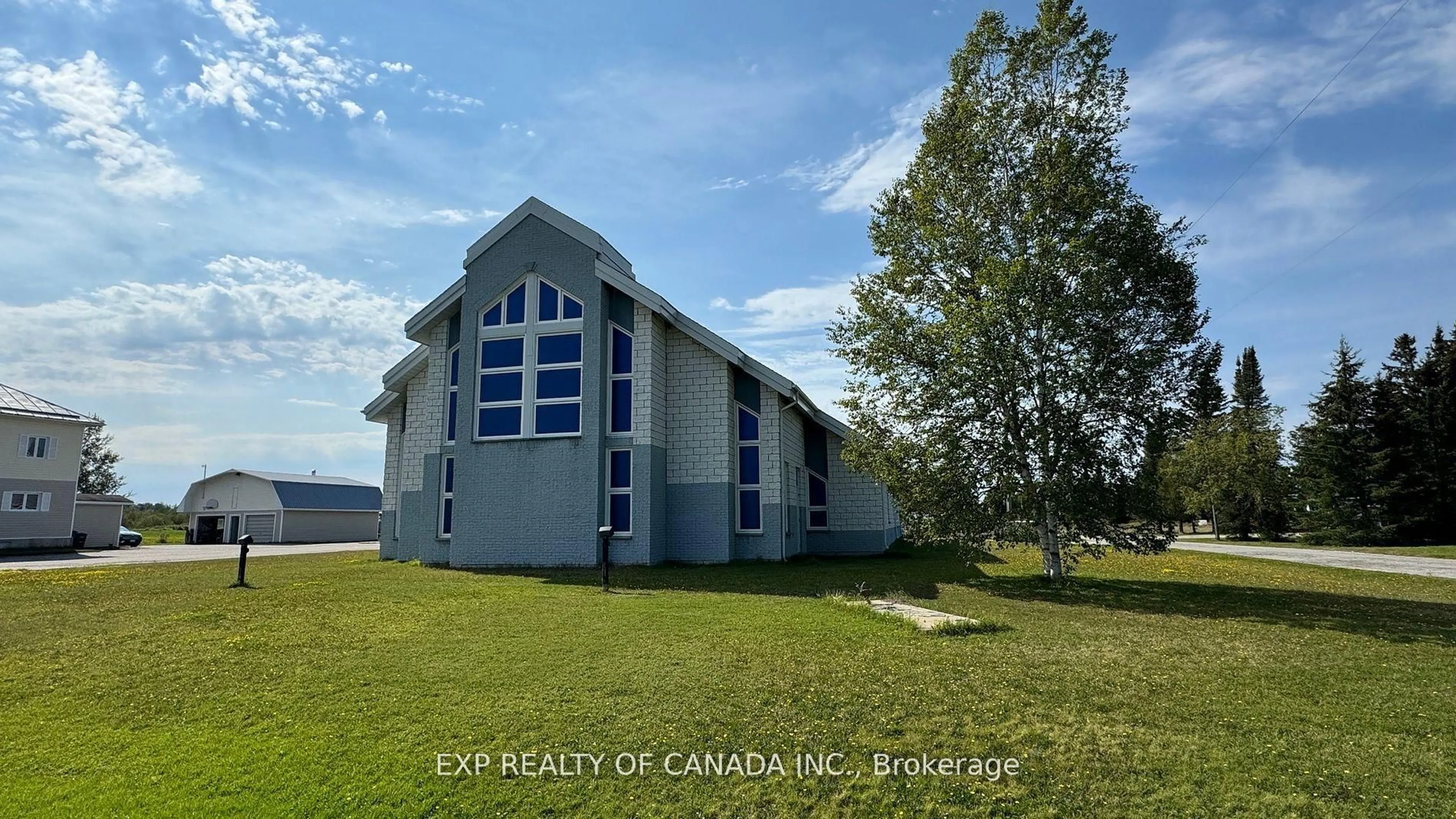 Home with vinyl exterior material, water/lake/river/ocean view for 2323 Genier Rd, Cochrane Ontario P0L 1C0