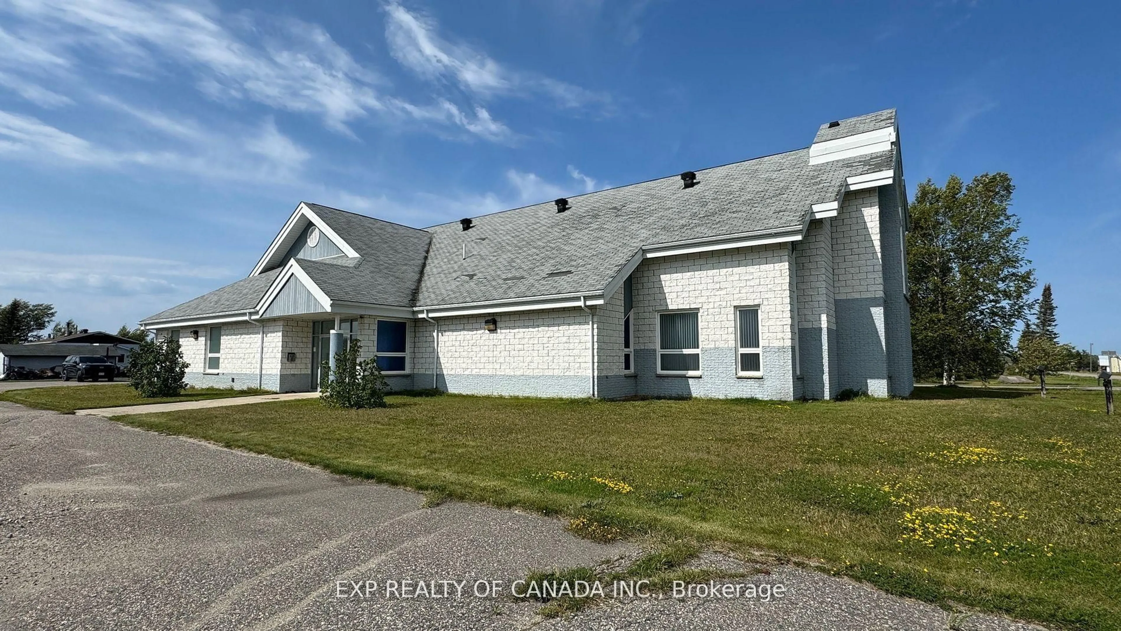 A pic from outside/outdoor area/front of a property/back of a property/a pic from drone, building for 2323 Genier Rd, Cochrane Ontario P0L 1C0
