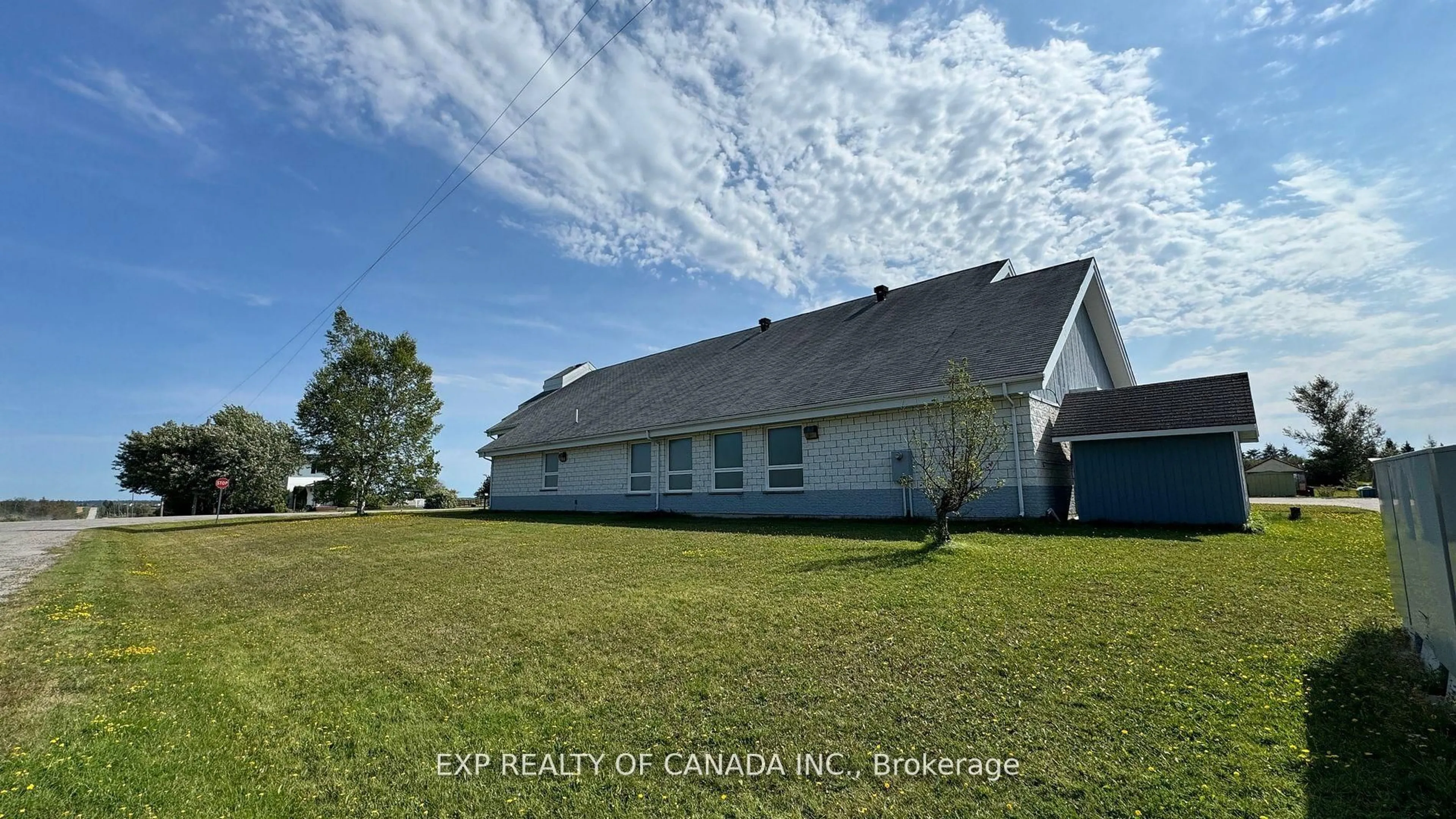 A pic from outside/outdoor area/front of a property/back of a property/a pic from drone, unknown for 2323 Genier Rd, Cochrane Ontario P0L 1C0