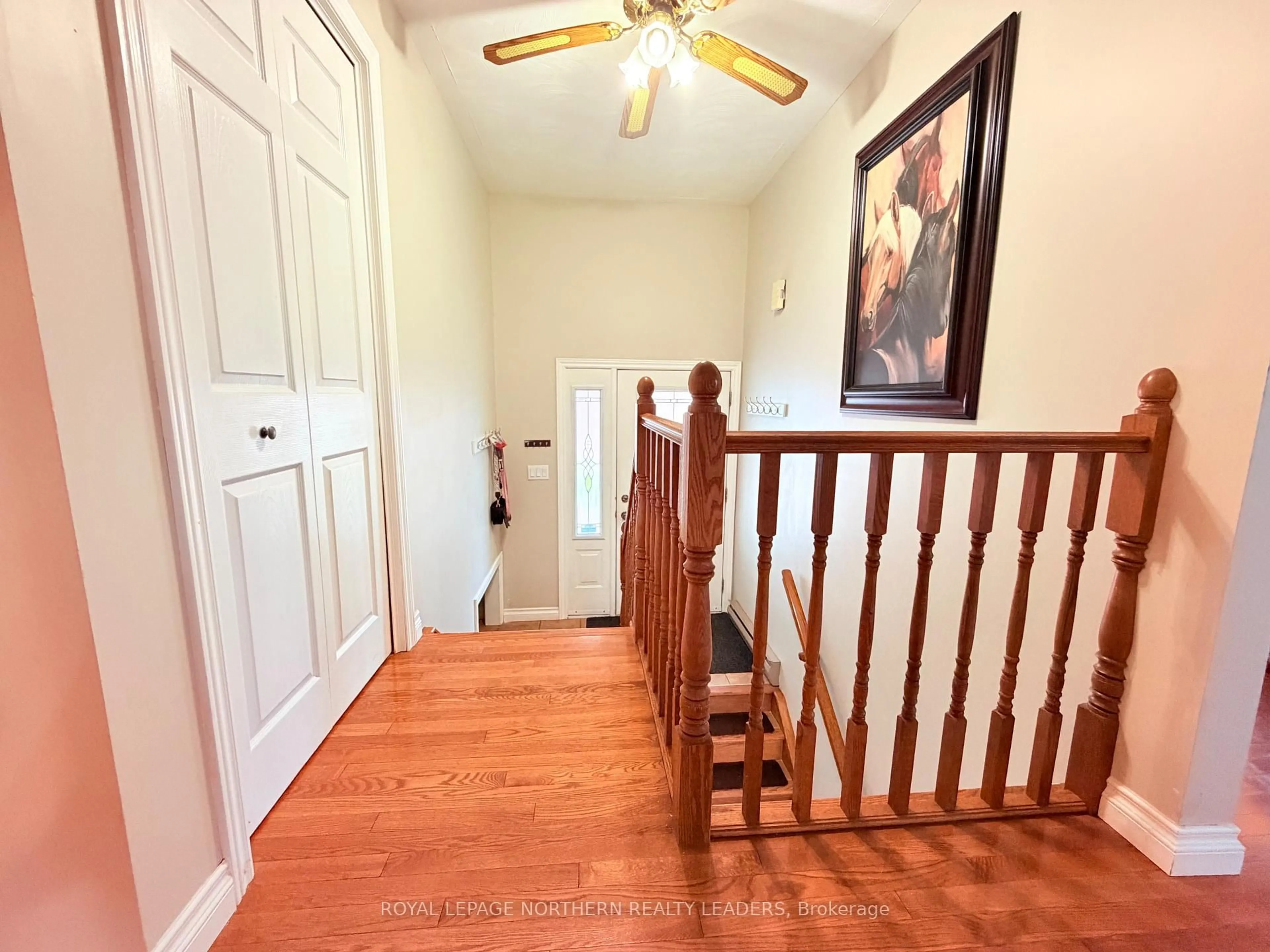 Indoor entryway for 599 Lynwood Dr, Timmins Ontario P4N 8J7