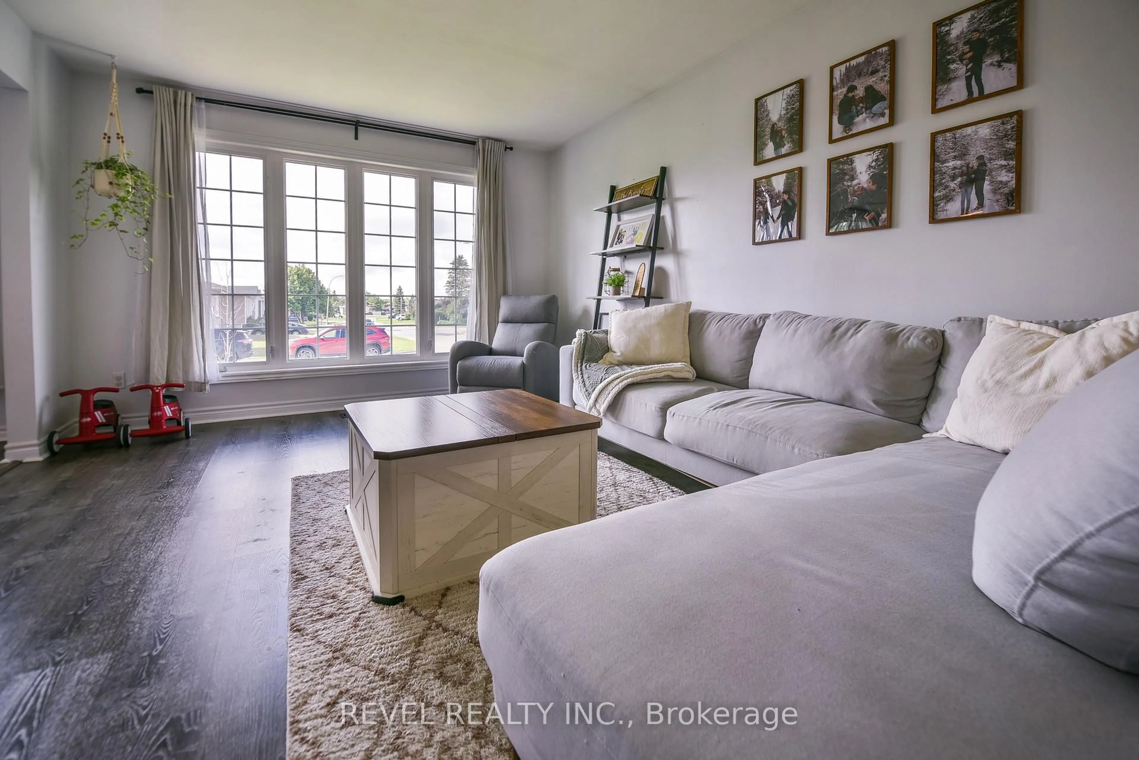 Living room with furniture, unknown for 1213 Lozanne Cres, Timmins Ontario P4P 1E7