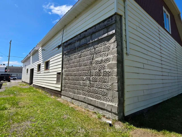 60 Tenth St, Armstrong 5