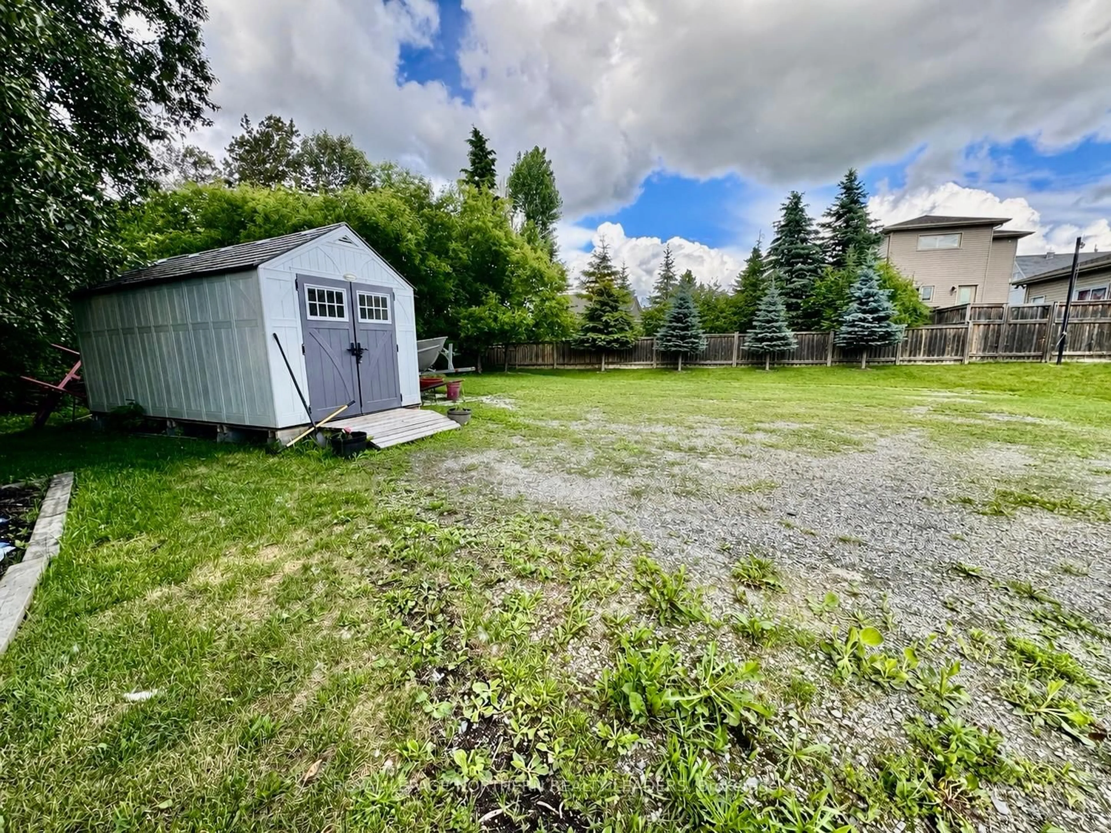 Shed for 524 Cedar St, Timmins Ontario P4N 6K3