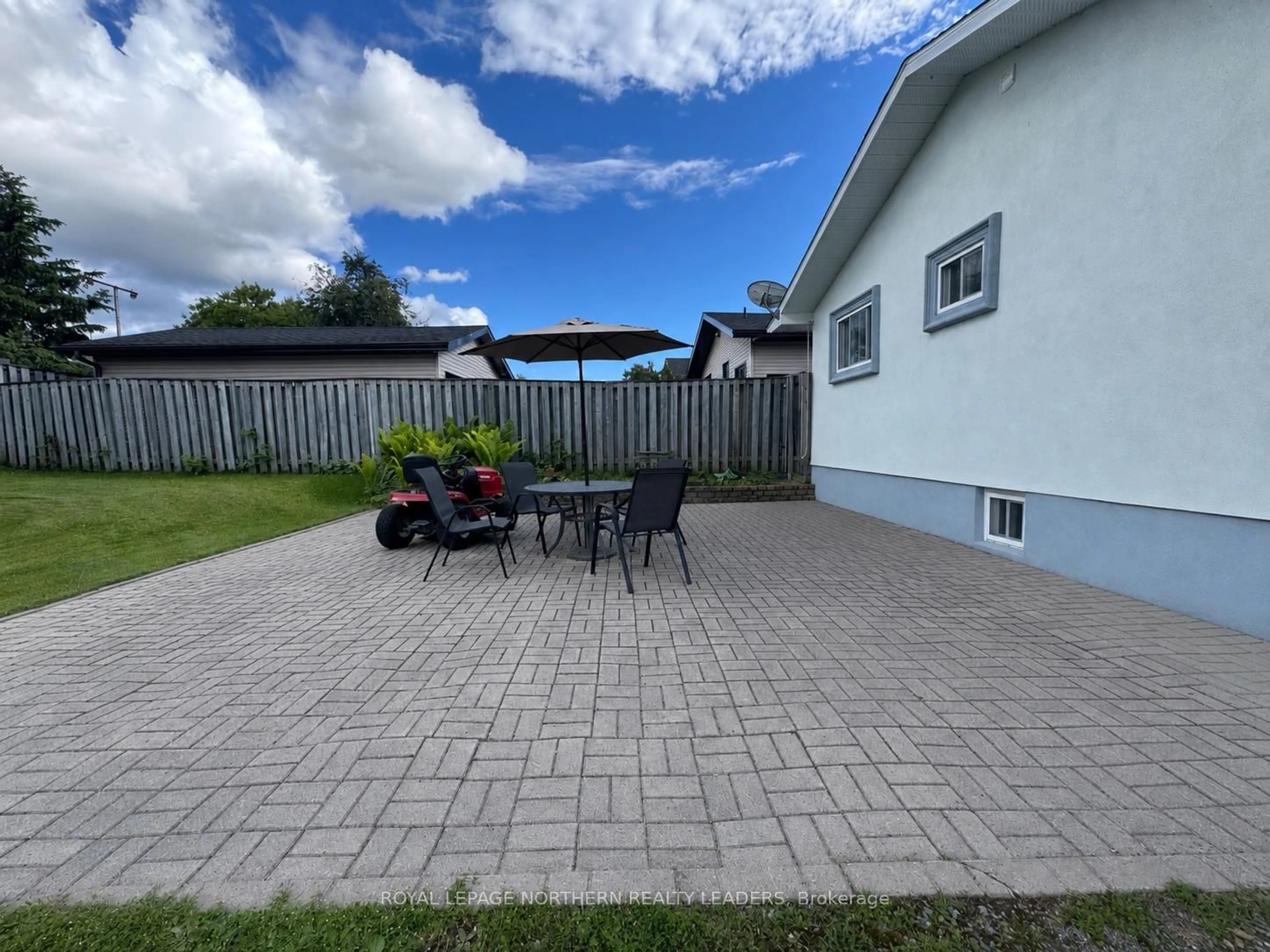 Patio, street for 524 Cedar St, Timmins Ontario P4N 6K3