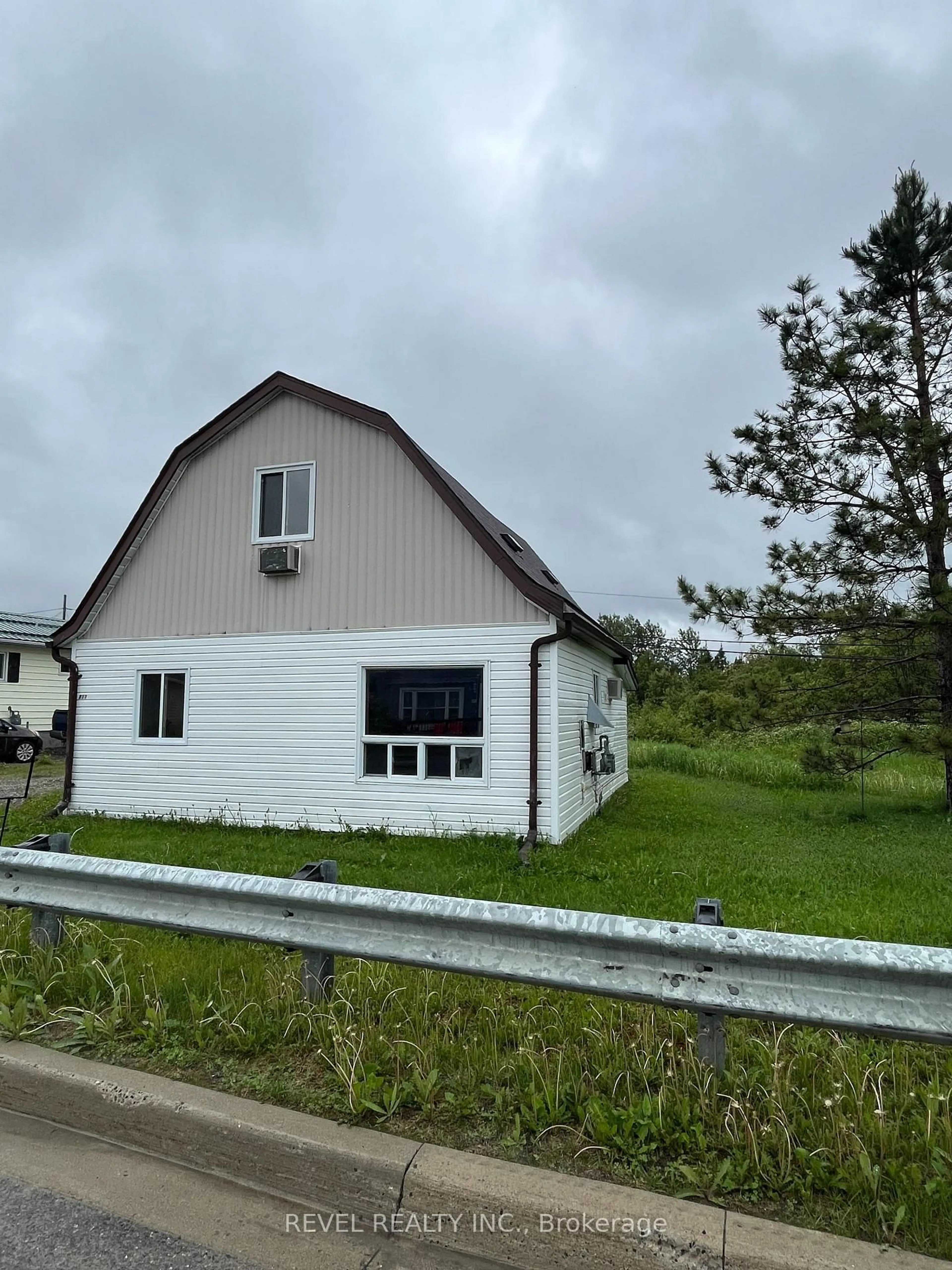 Shed for 711 Victoria Rd, Iroquois Falls Ontario P0K 1G0