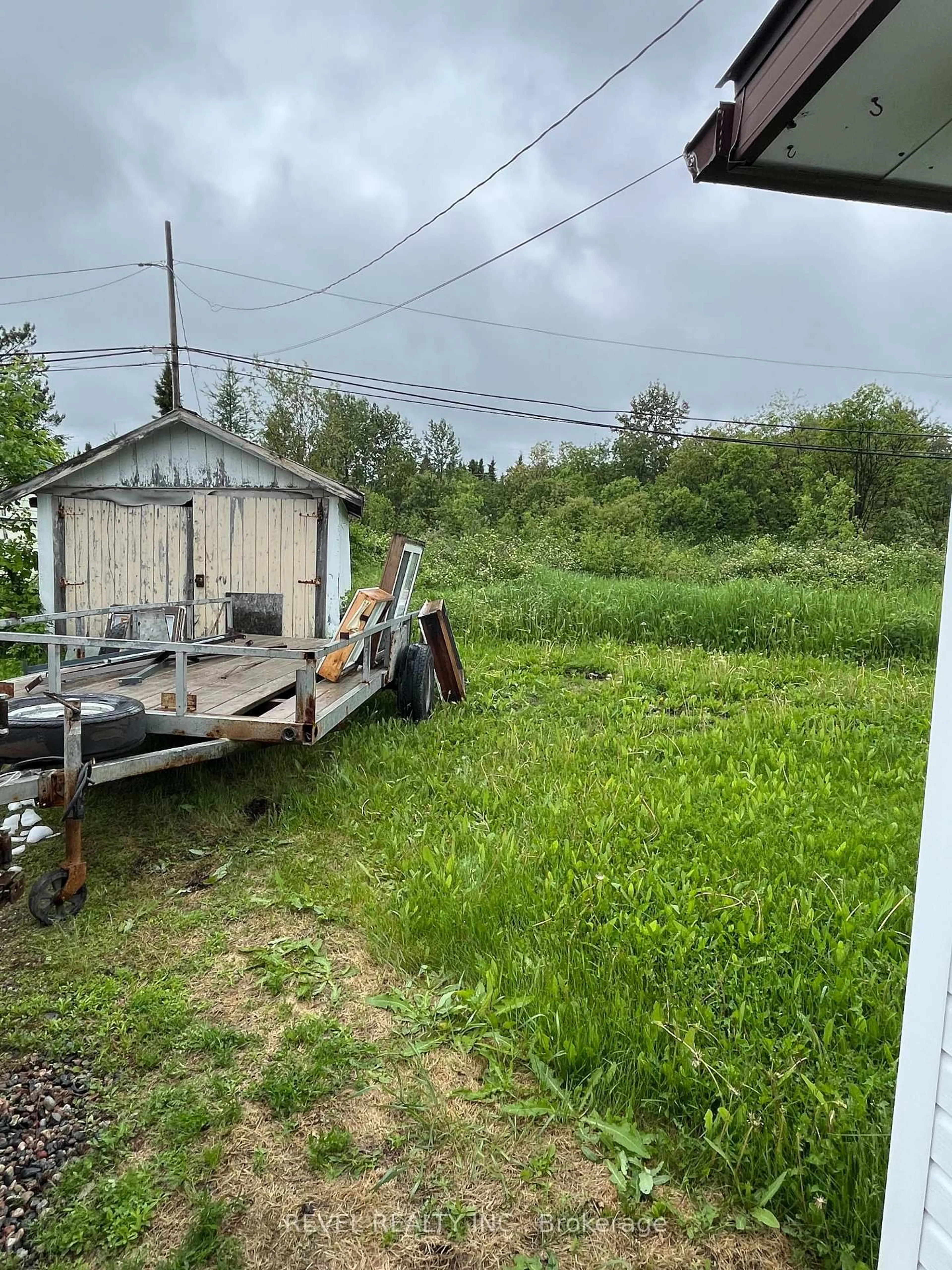 Shed for 711 Victoria Rd, Iroquois Falls Ontario P0K 1G0