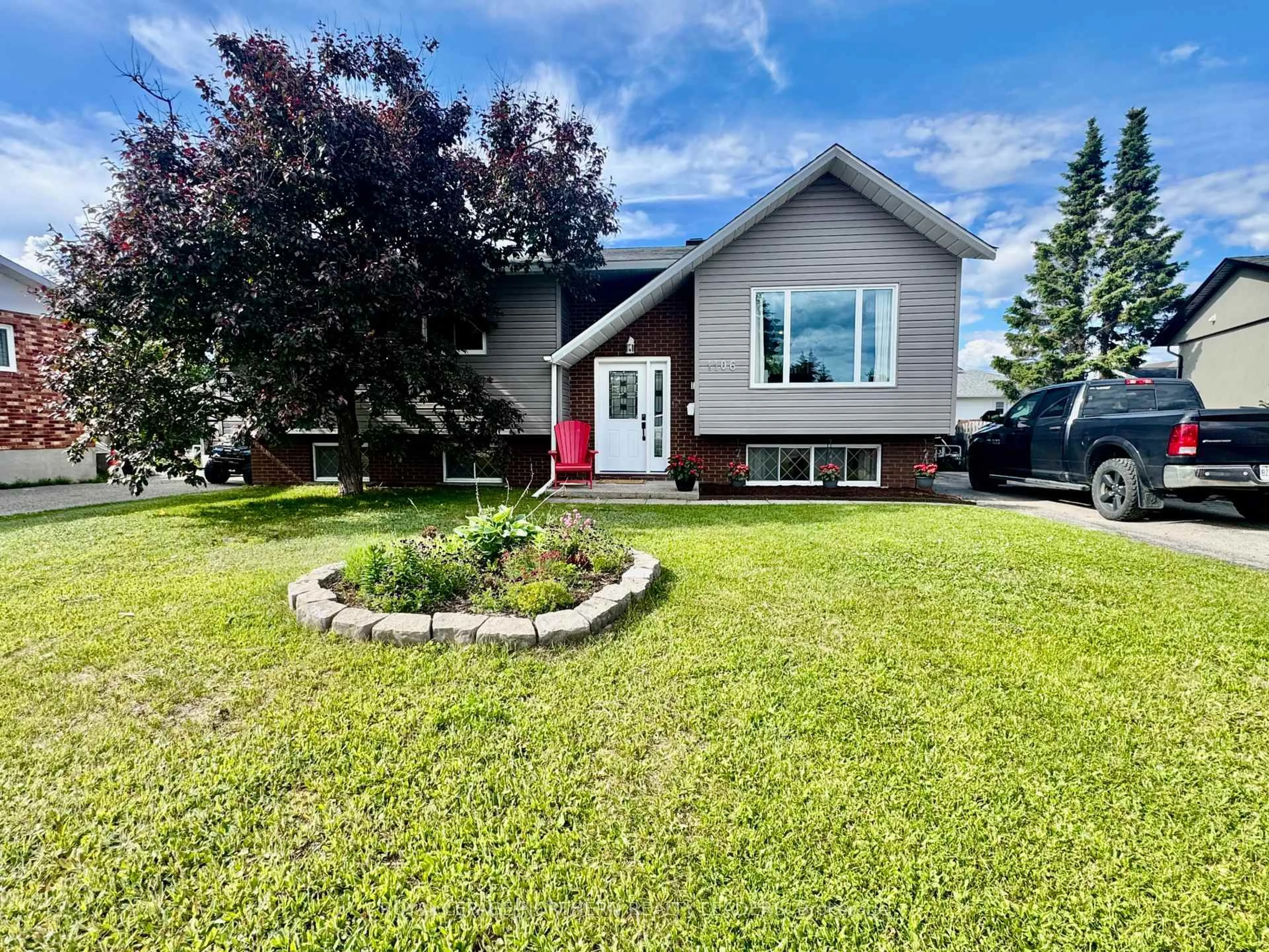 Unknown for 1106 Greeningdon Dr, Timmins Ontario P4R 1B2