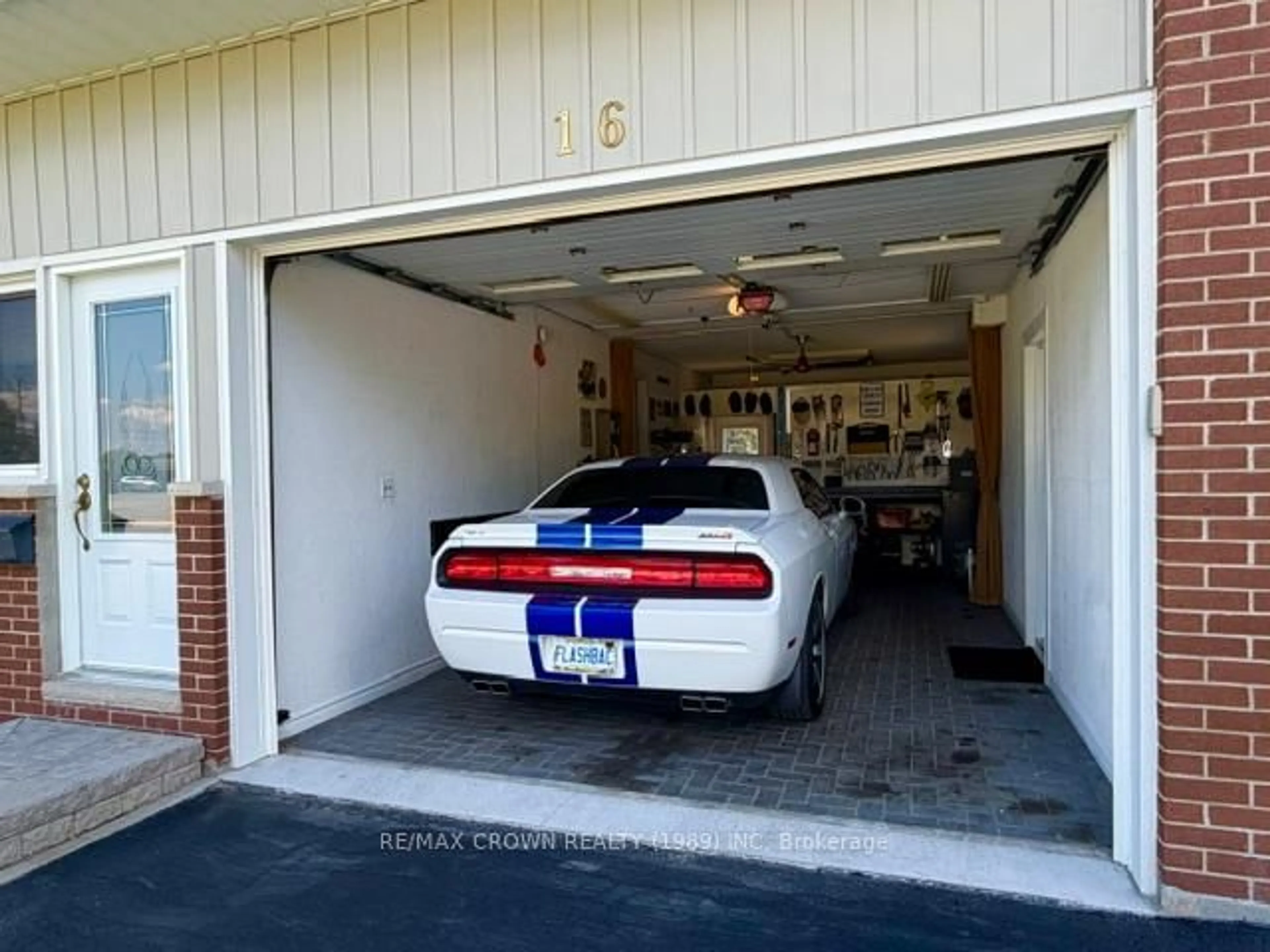 Indoor garage for 16 Kimberly Dr, Kapuskasing Ontario P5N 1L5