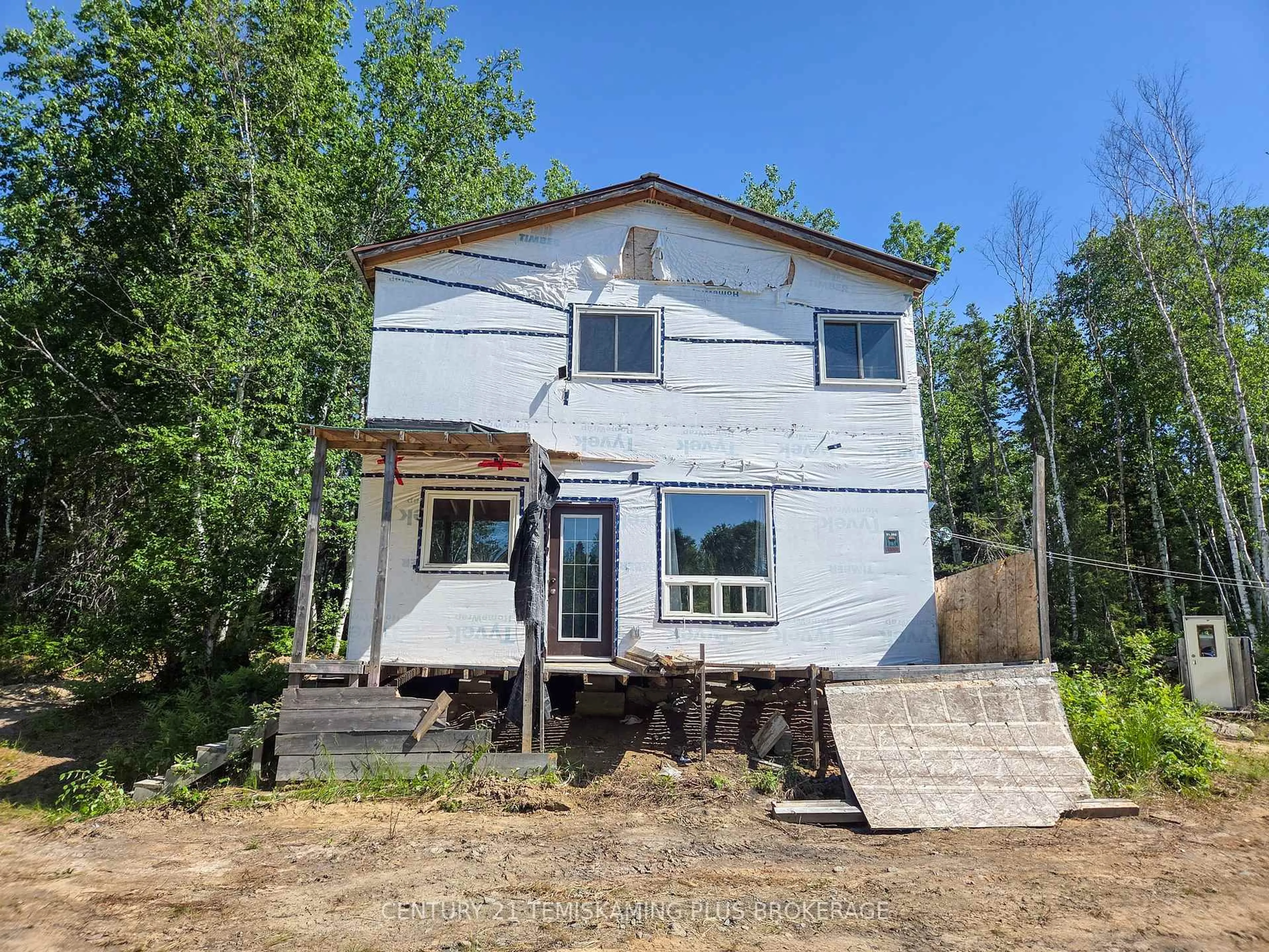 A pic from outside/outdoor area/front of a property/back of a property/a pic from drone, building for 9 Jordash Rd, Kirkland Lake Ontario P2N 3M7