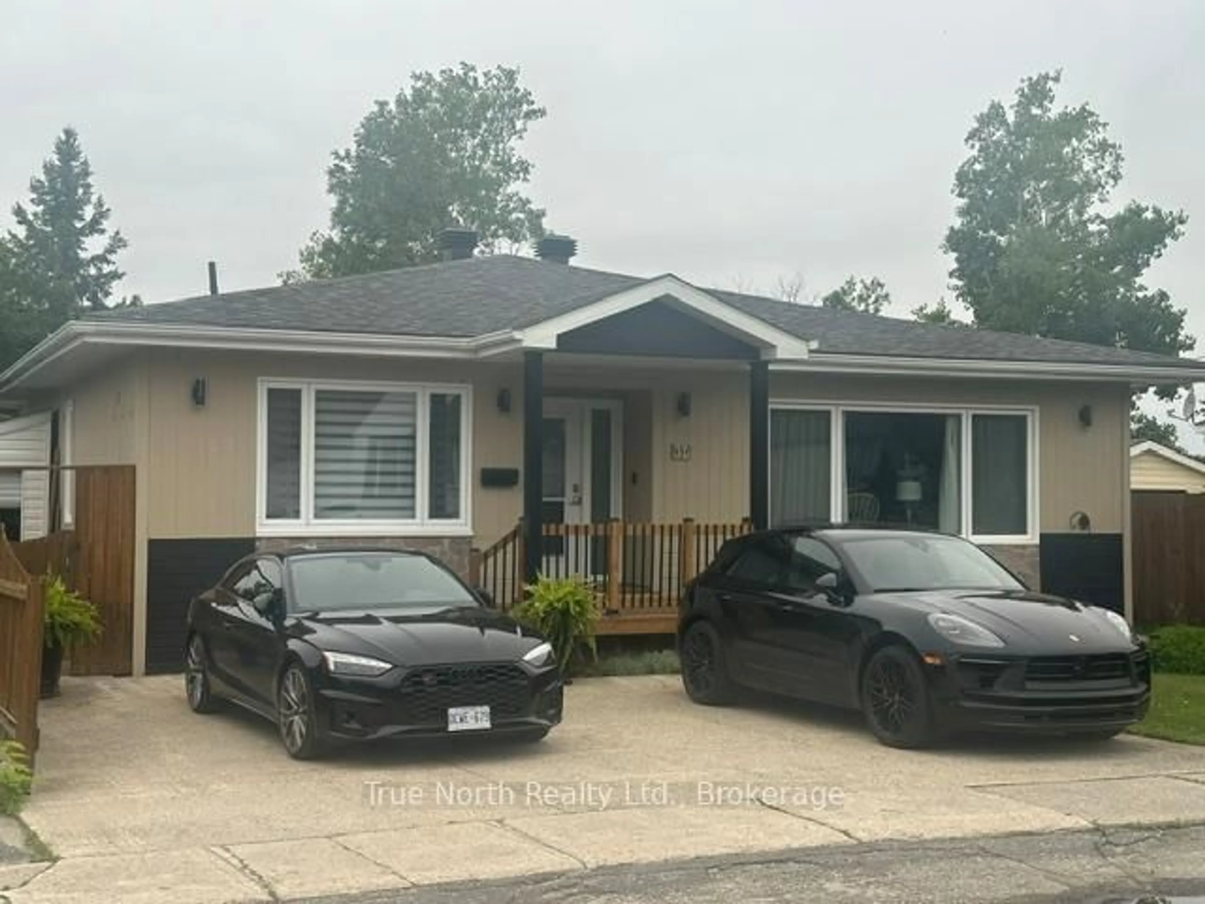 Home with vinyl exterior material, street for 5 Devonshire St, Kapuskasing Ontario P5N 1B8