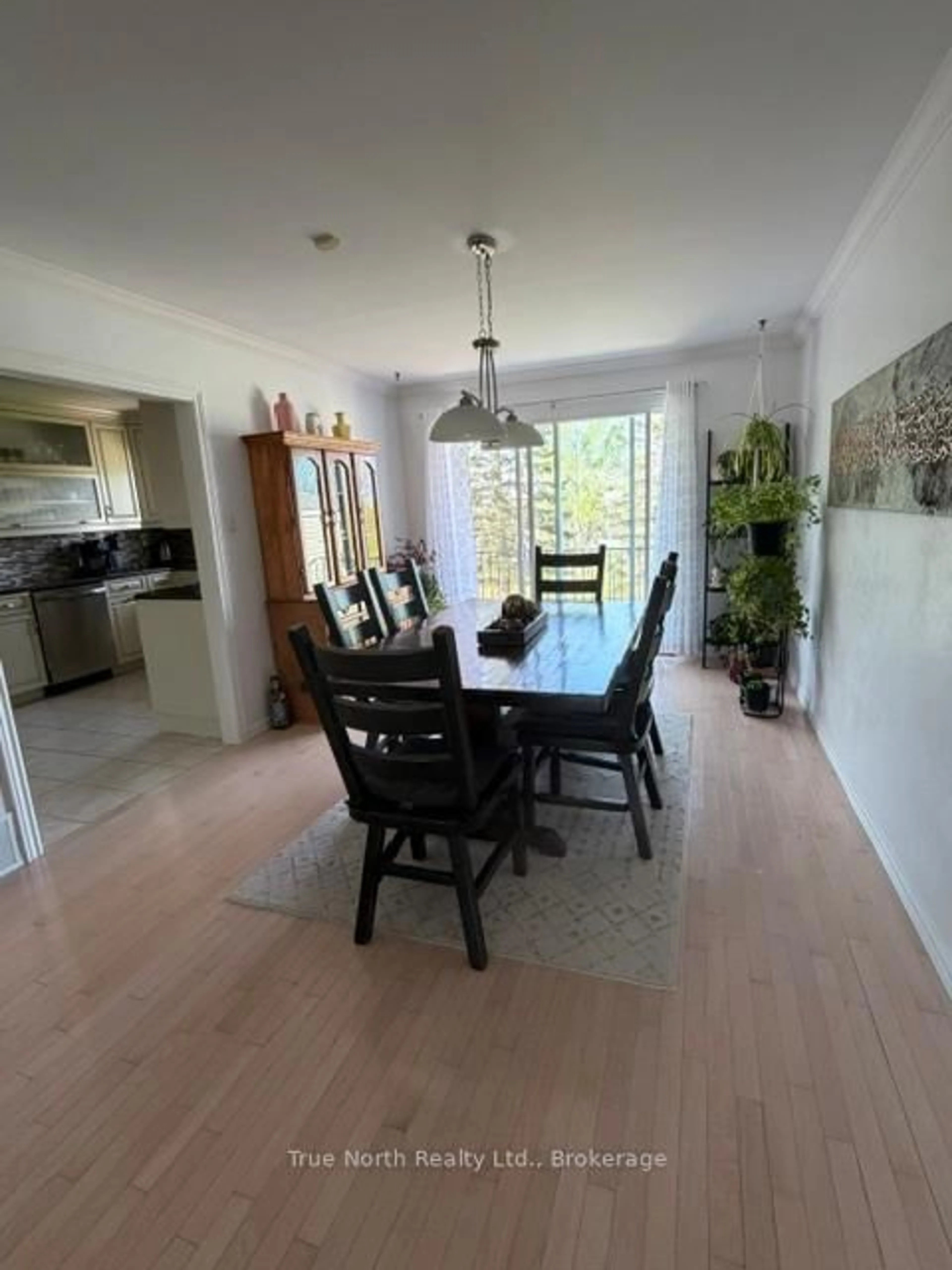 Dining room, wood/laminate floor for 5 Devonshire St, Kapuskasing Ontario P5N 1B8