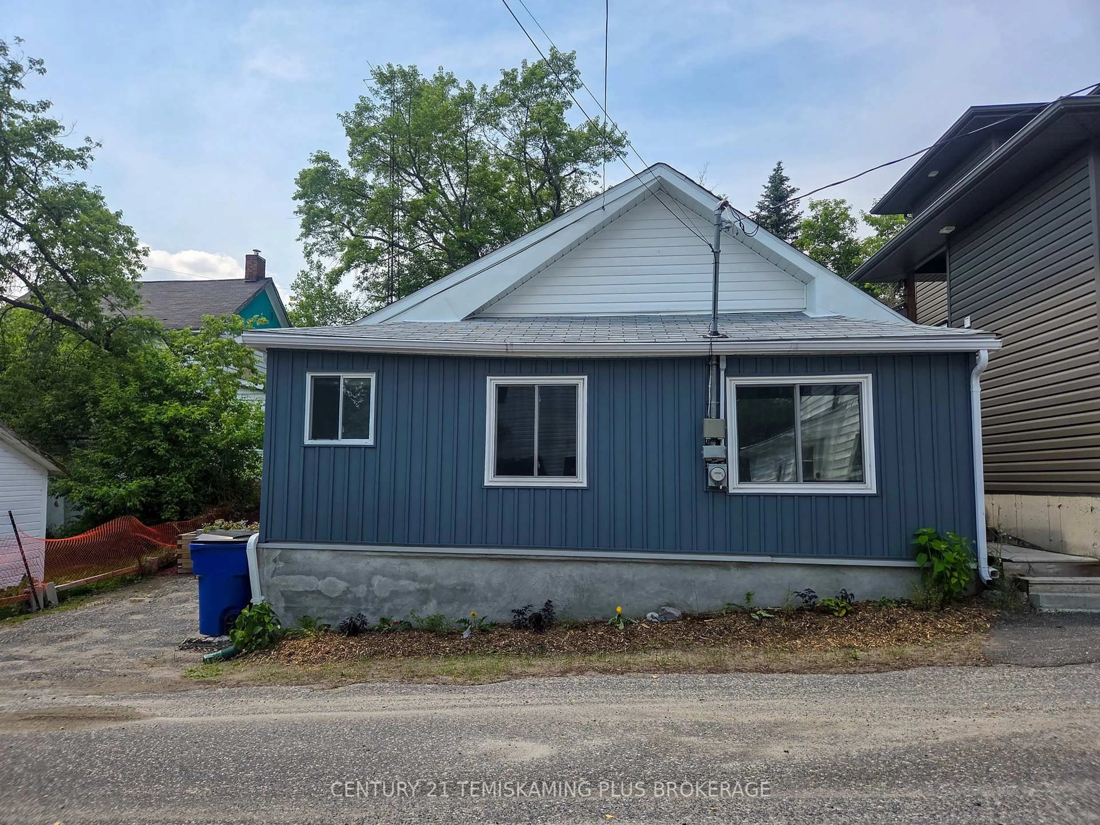 Shed for 24 Baker St, Cobalt Ontario P0J 1C0