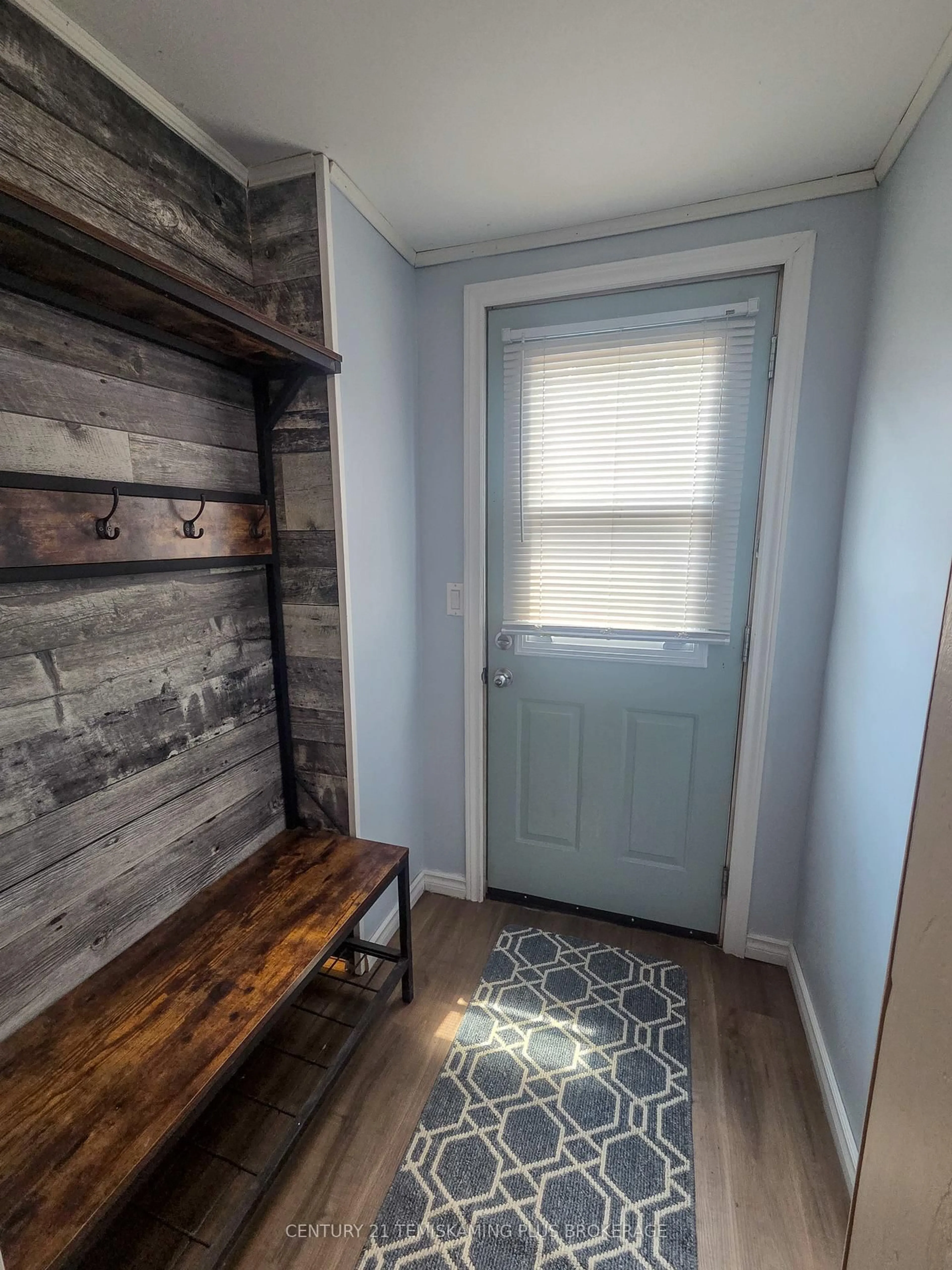 Indoor entryway for 24 Baker St, Cobalt Ontario P0J 1C0