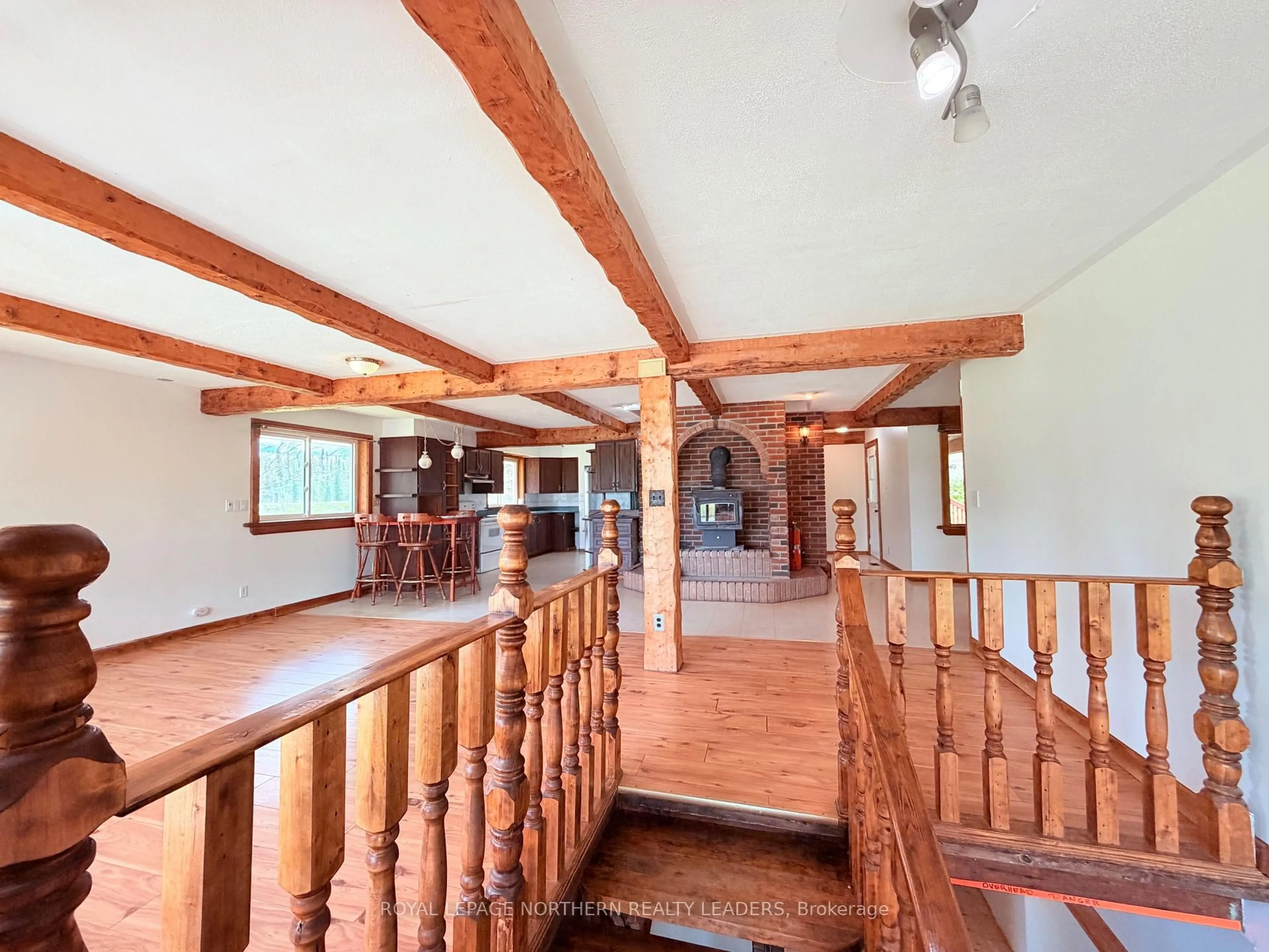 Indoor foyer for 1907 11 Highway, Cochrane Ontario P0L 1C0