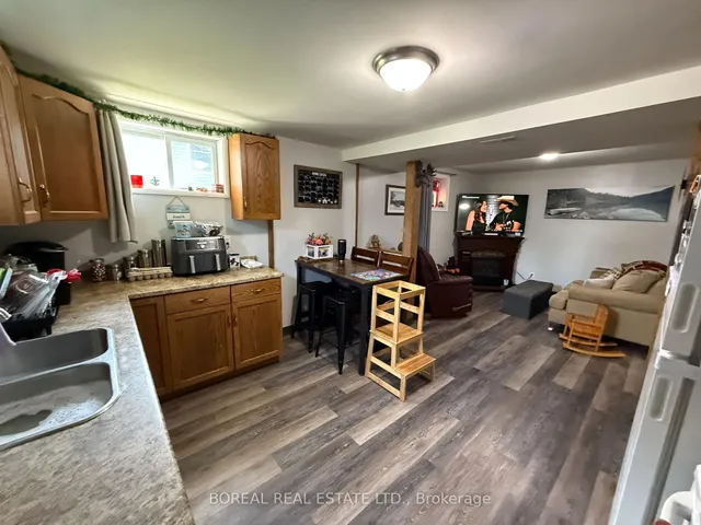 50 Victoria Ave, Cochrane 3
