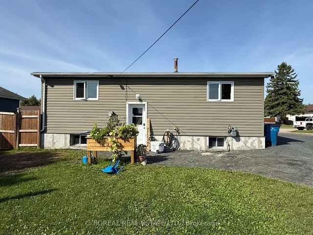 50 Victoria Ave, Cochrane 4