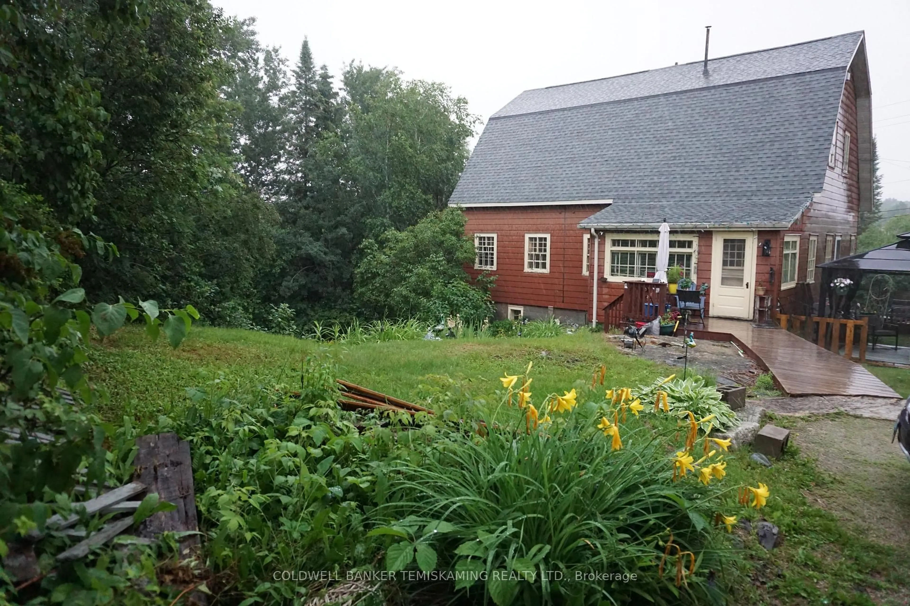 Patio, unknown for 102 Galena St, Cobalt Ontario P0J 1C0