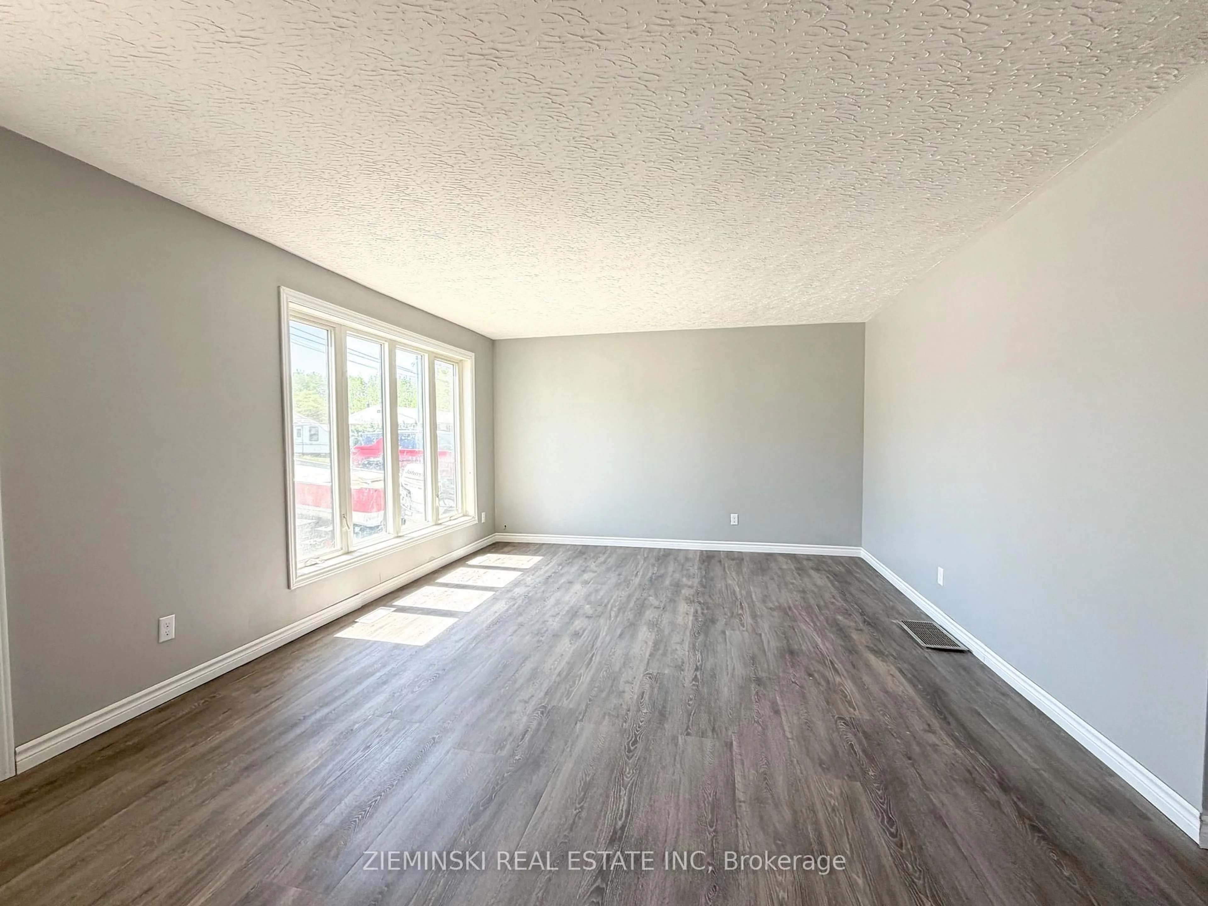 A pic of a room for 178 Bordeleau St, Smooth Rock Falls Ontario P0L 2B0