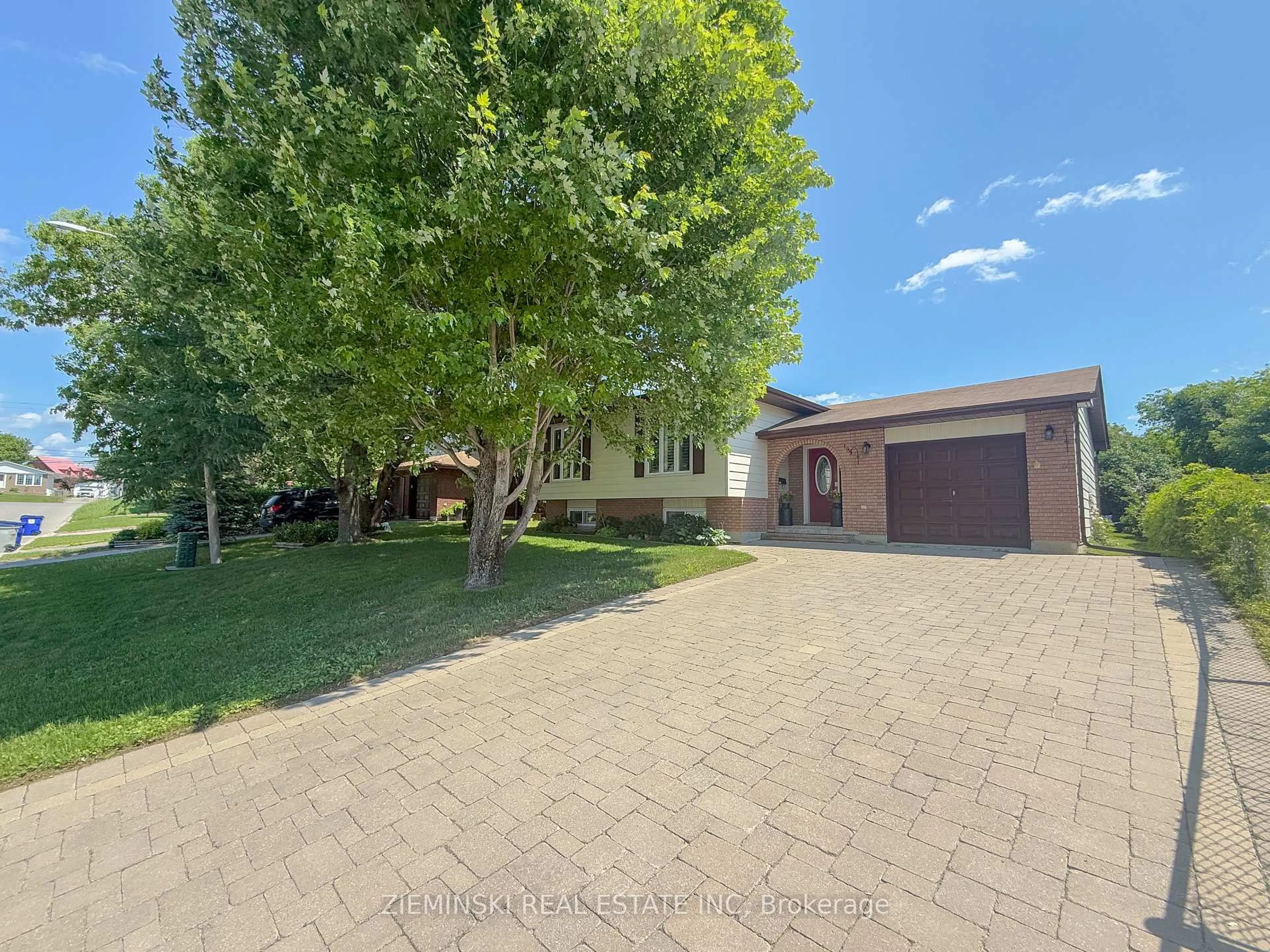 A pic from outside/outdoor area/front of a property/back of a property/a pic from drone, street for 199 Clement Ave, Timmins Ontario P0N 1C0