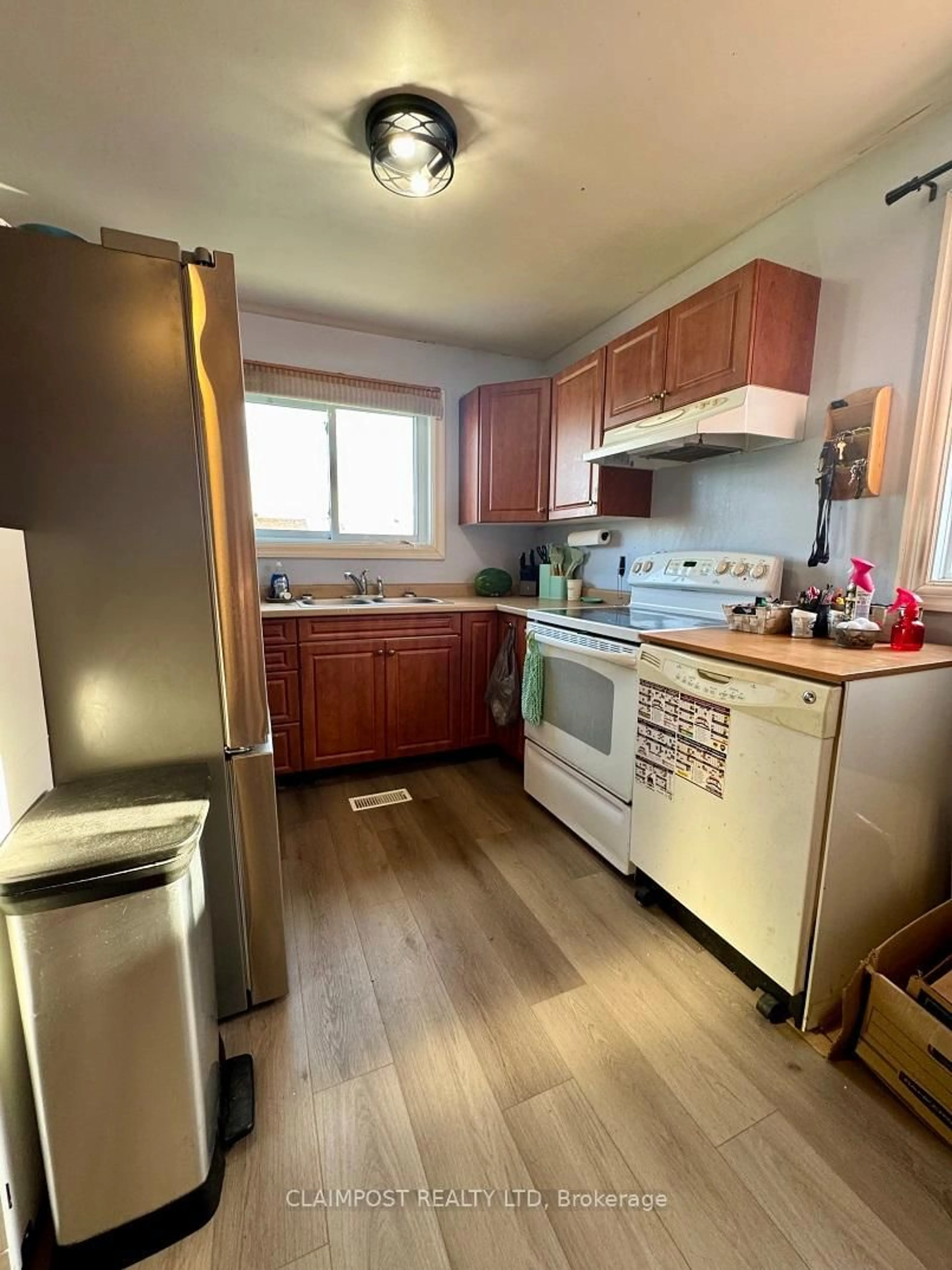 Standard kitchen, unknown for 538 Martin Ave, Timmins Ontario P4P 1A4