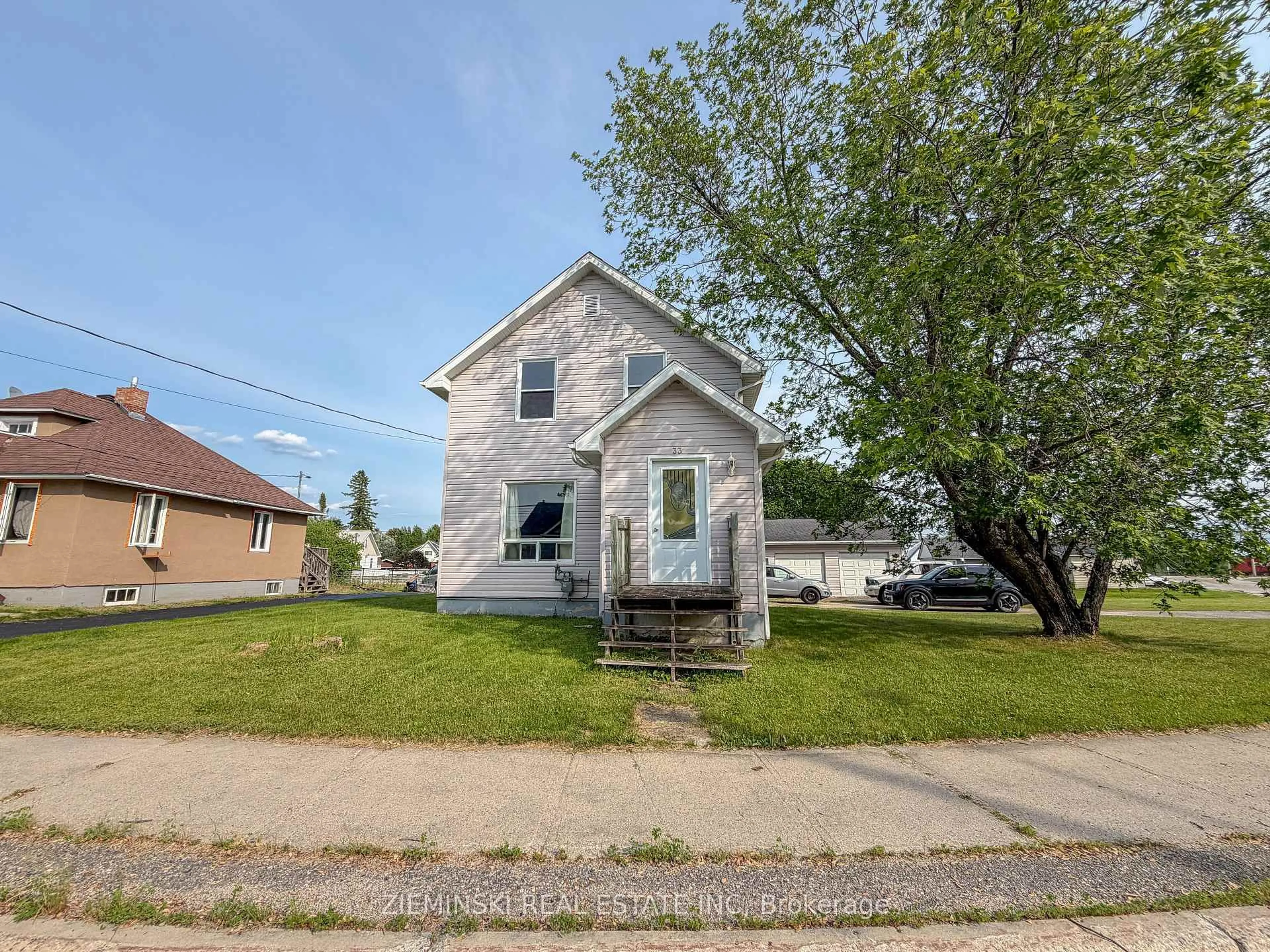 A pic from outside/outdoor area/front of a property/back of a property/a pic from drone, street for 33 Fifth St, Smooth Rock Falls Ontario P0L 2B0