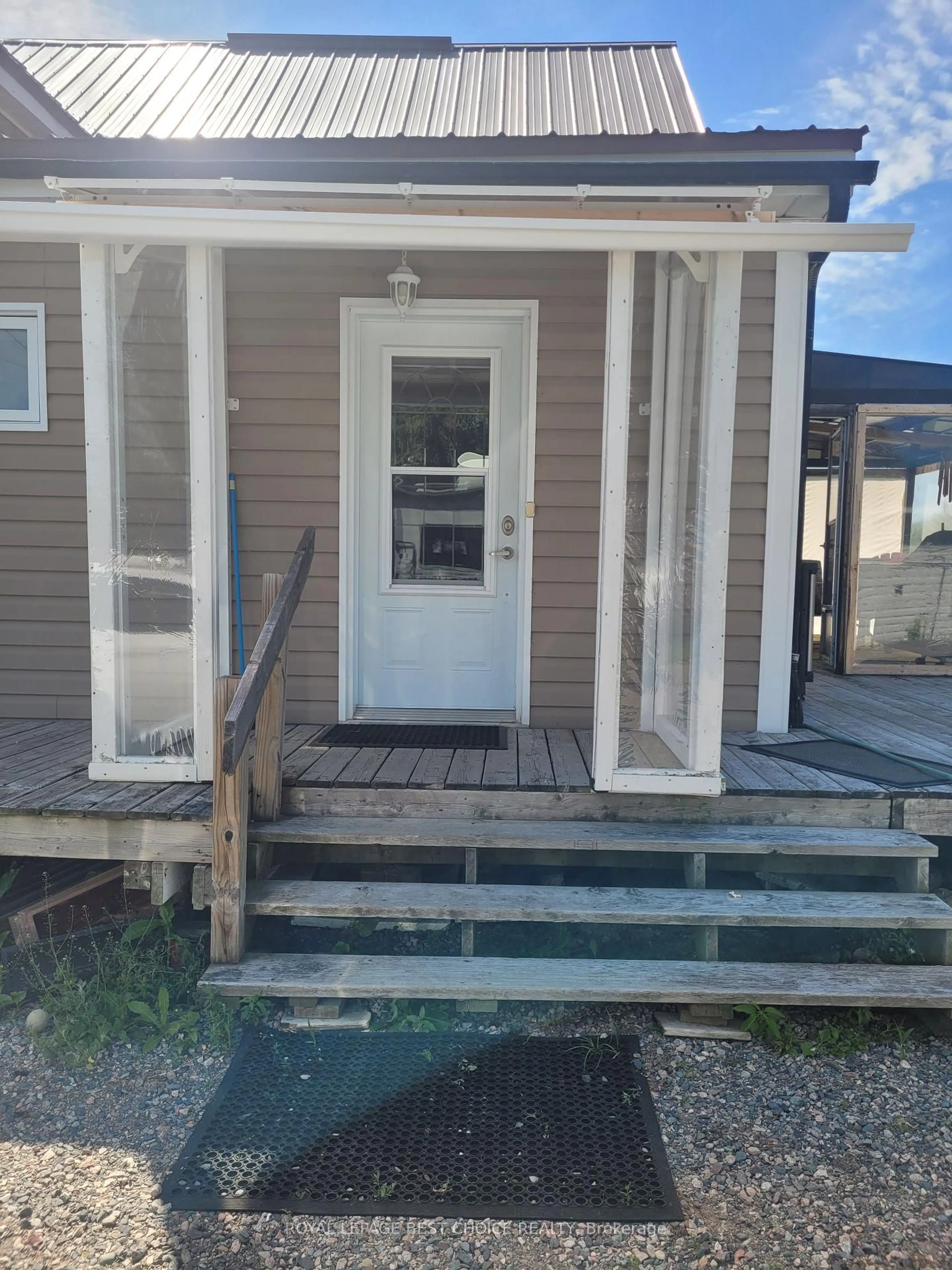 Home with vinyl exterior material, street for 17 Main St, Timiskaming Ontario P0J 1A0