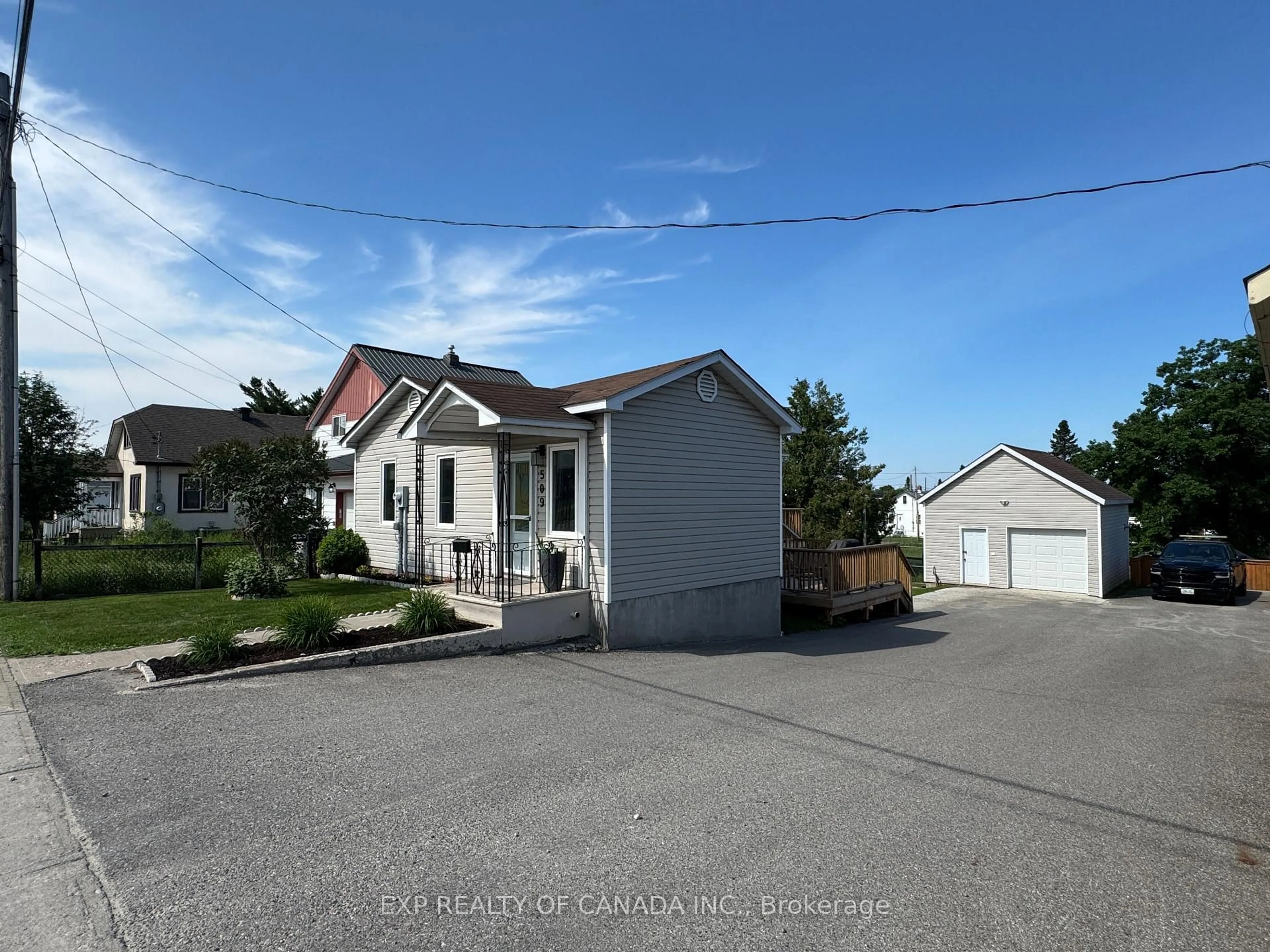 A pic from outside/outdoor area/front of a property/back of a property/a pic from drone, street for 509 Pine St, Timmins Ontario P4N 2L8