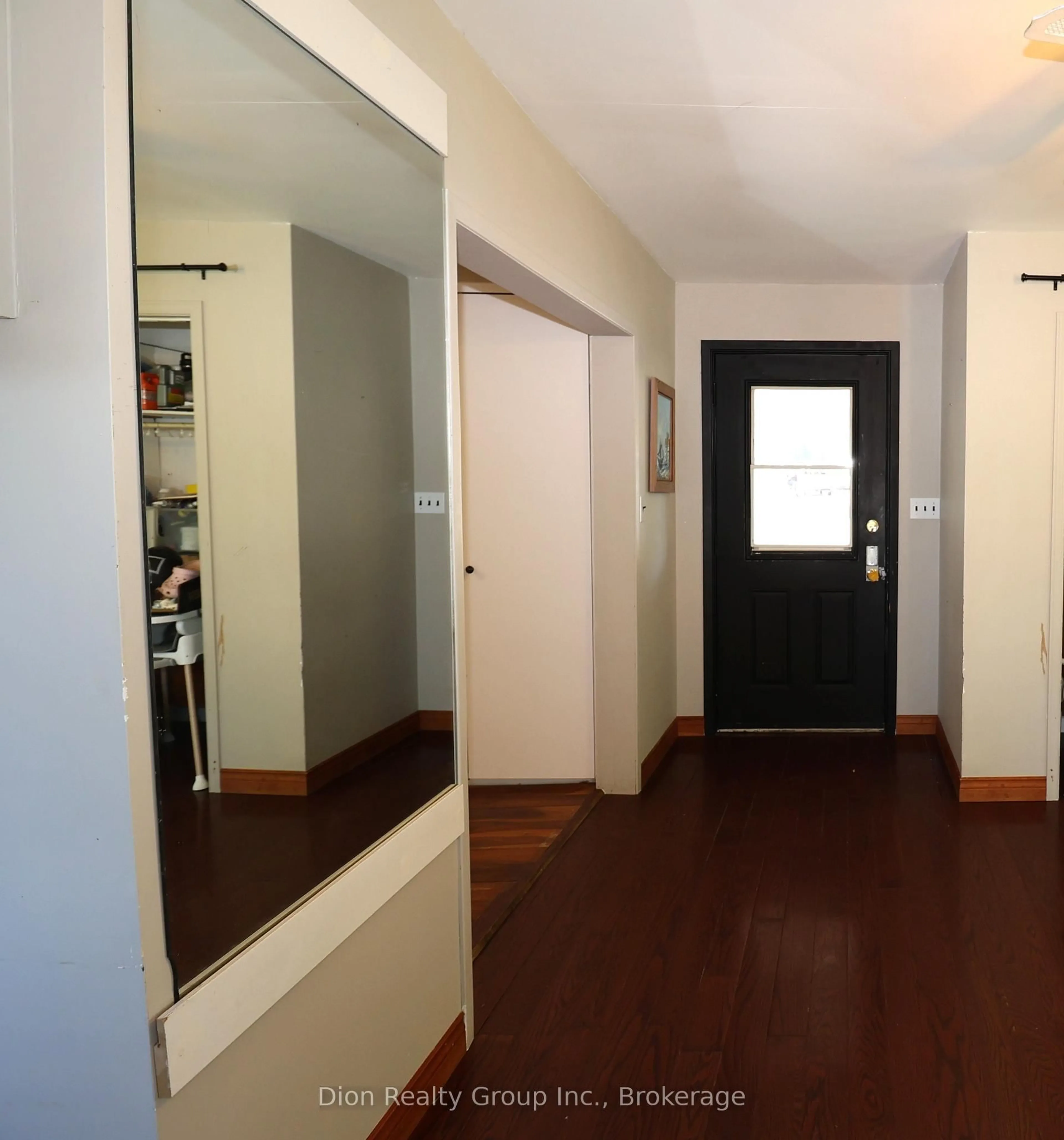Indoor entryway for 28 Conroy Ave, Kirkland Lake Ontario P0K 1T0