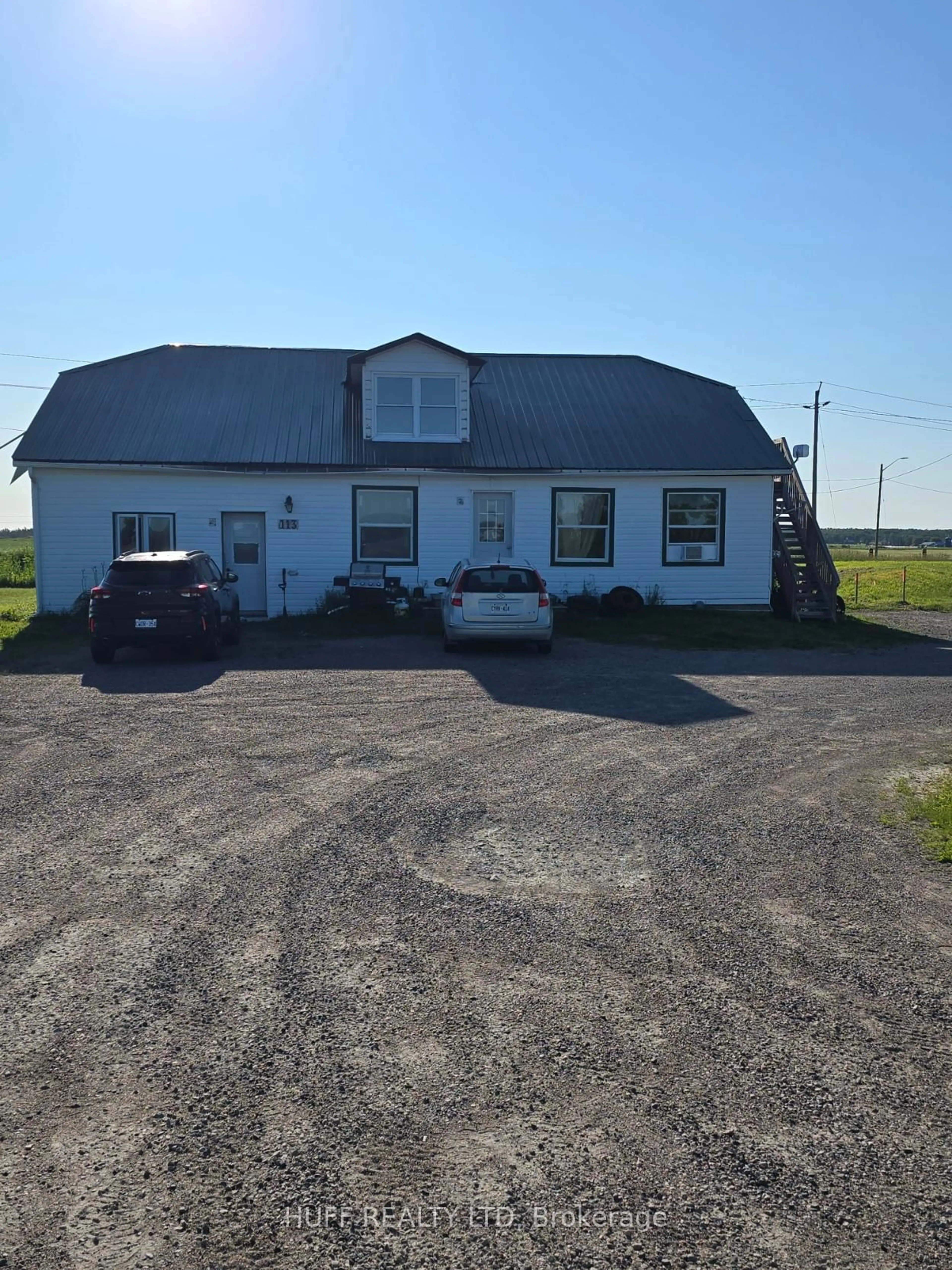 A pic from outside/outdoor area/front of a property/back of a property/a pic from drone, building for 113 Tenth Ave, Armstrong Ontario P0J 1E0